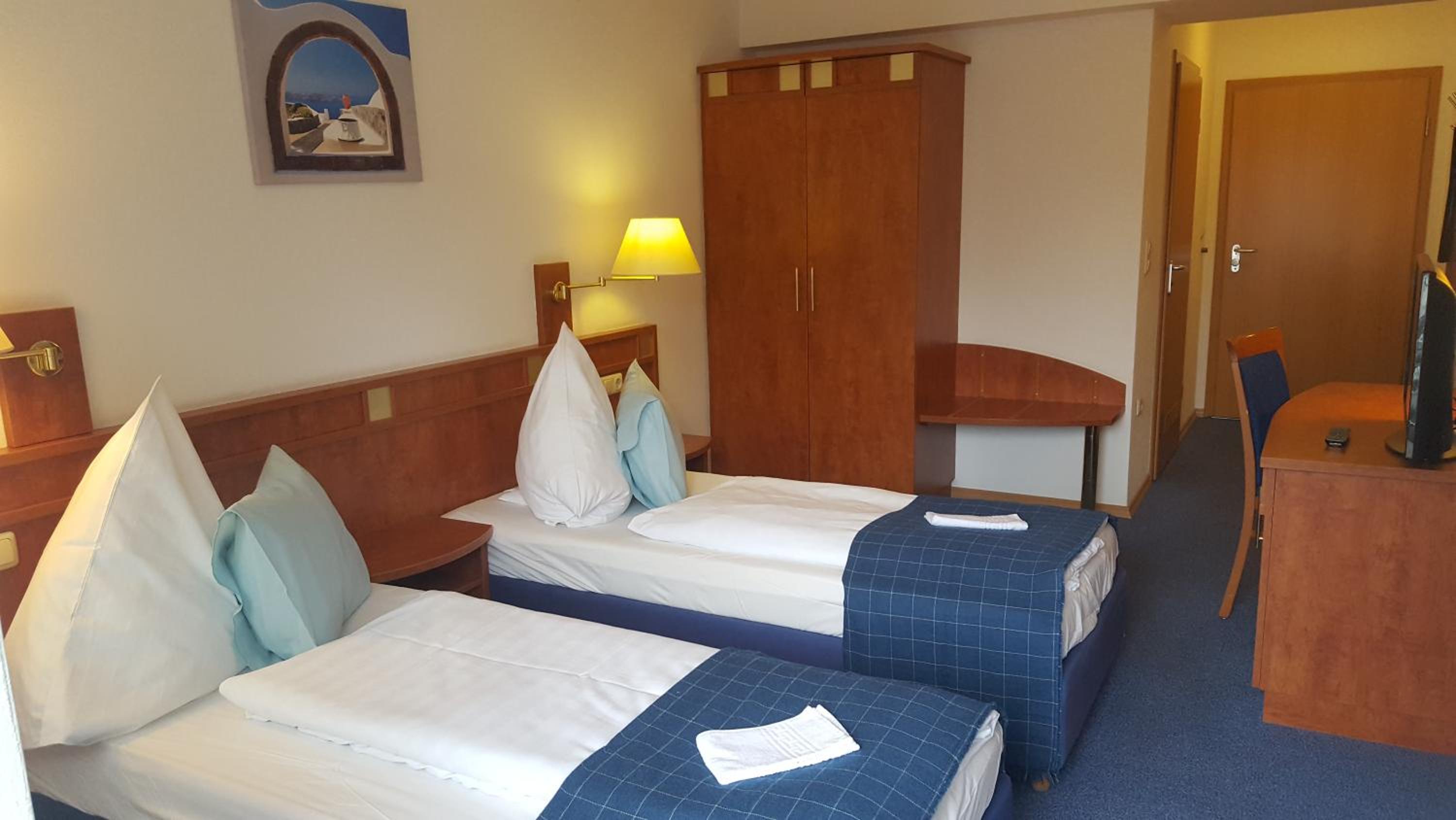Standard Double or Twin Room with Balcony photo 3