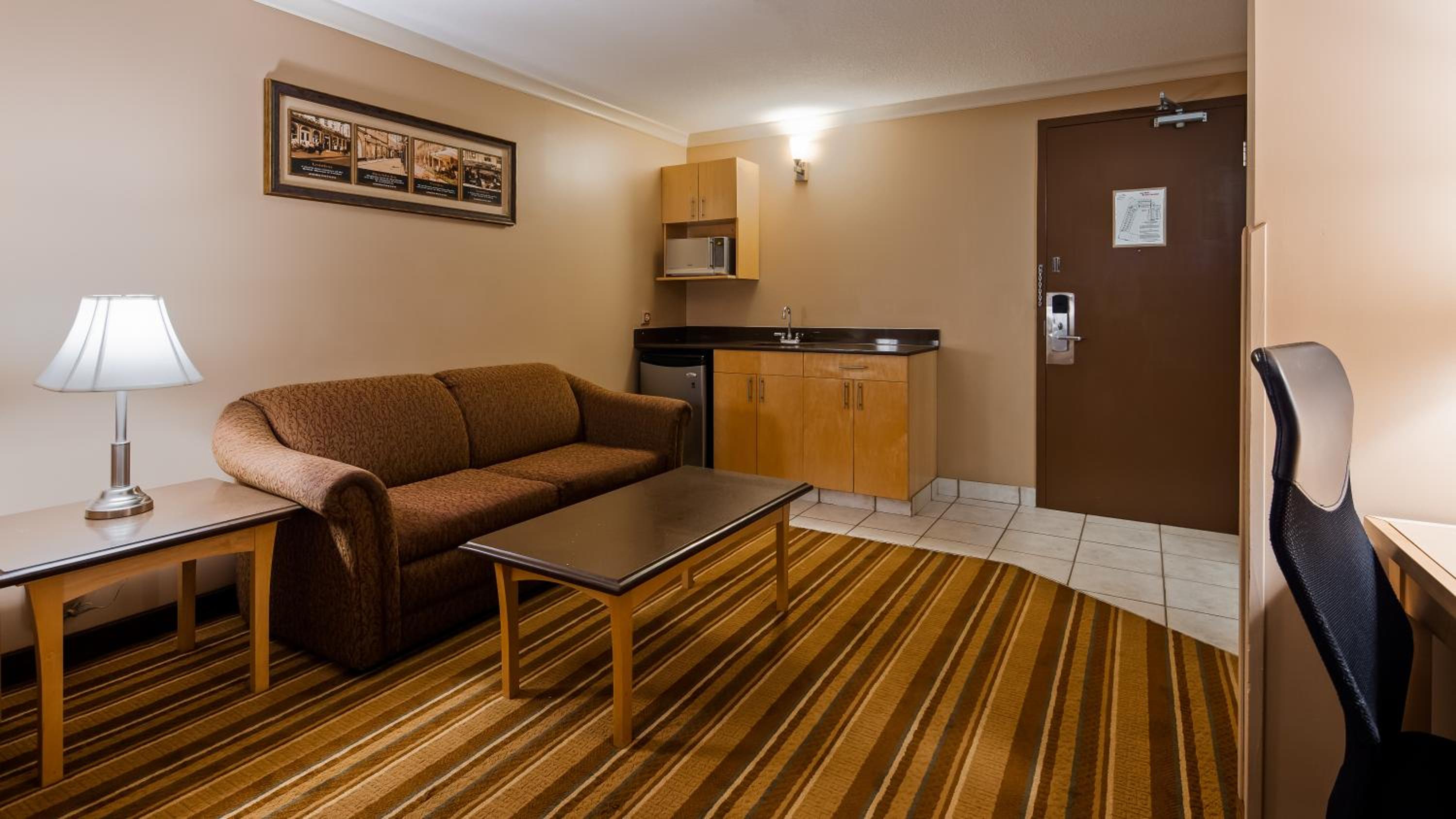 One-Bedroom King Suite with Sofa Bed - Non-Smoking photo 1