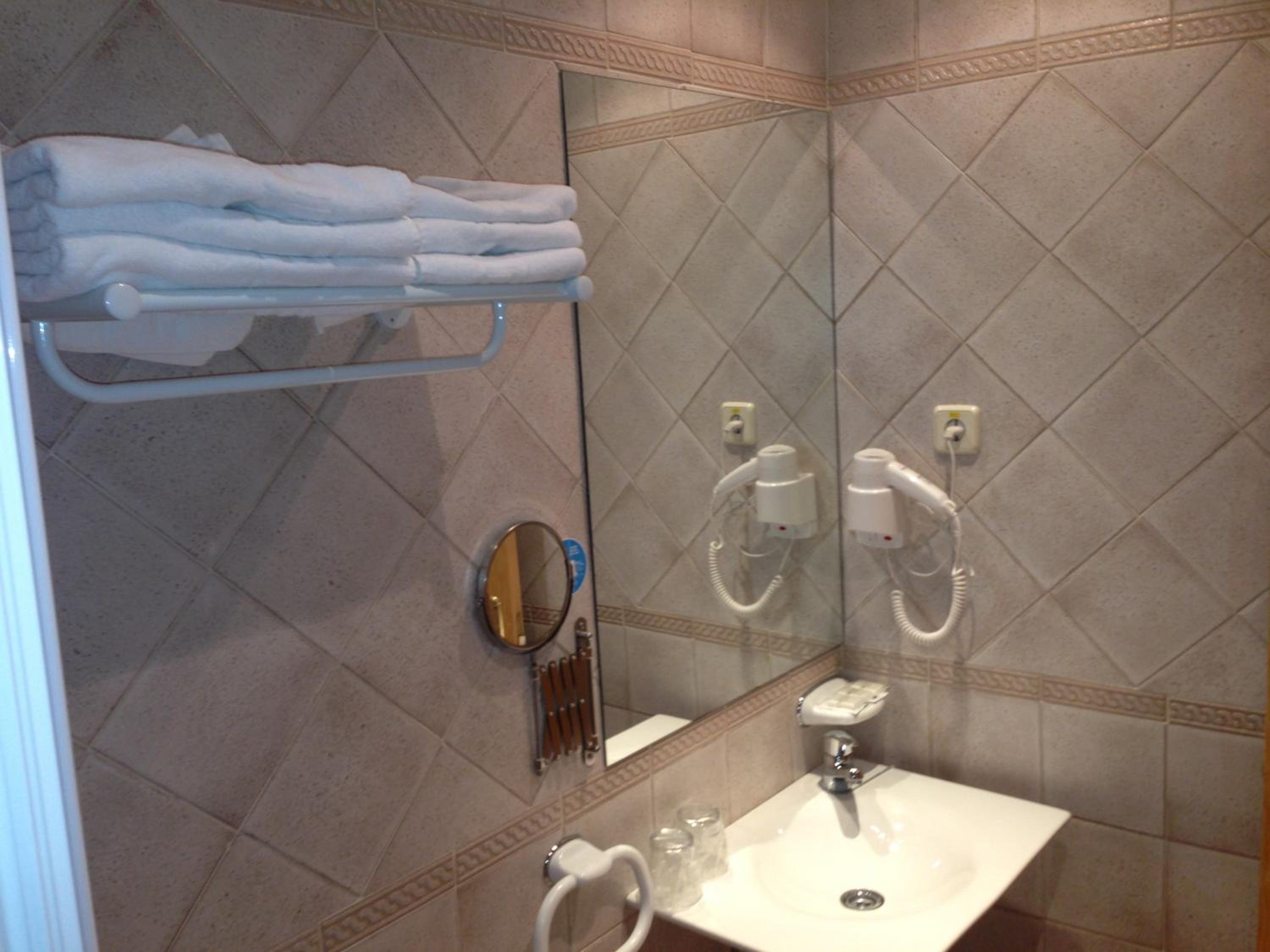 Single Room photo 3