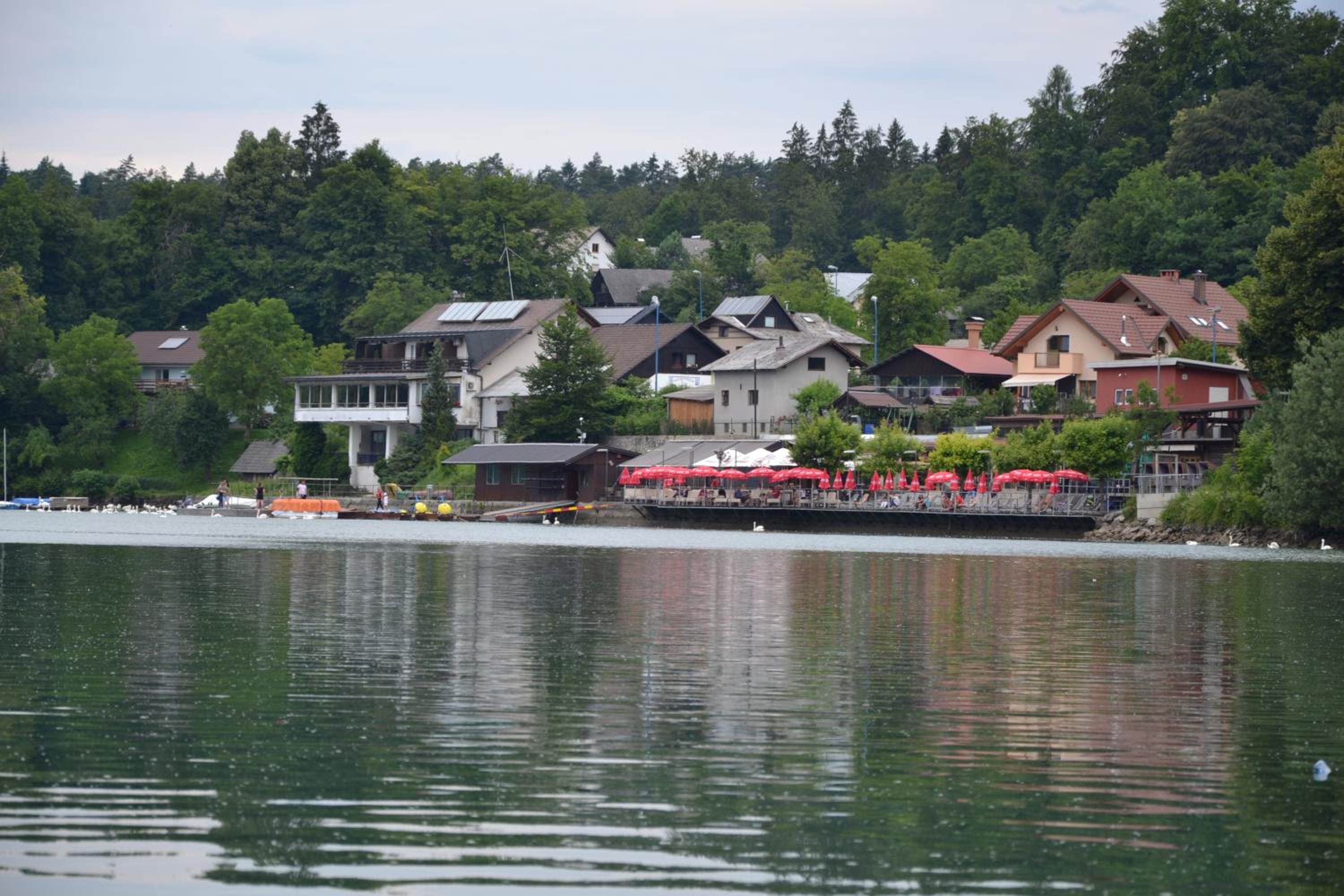 Double Room with Balcony and Lake View - Photo 17