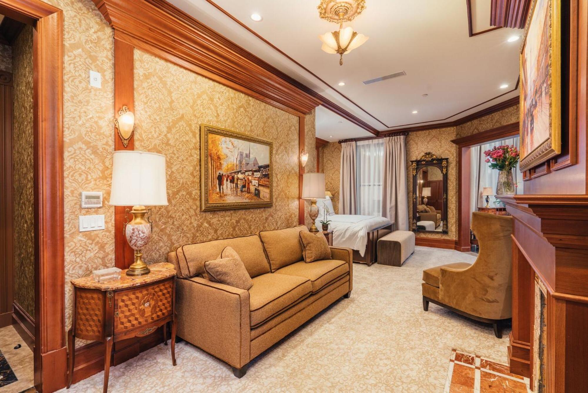 Executive Suite