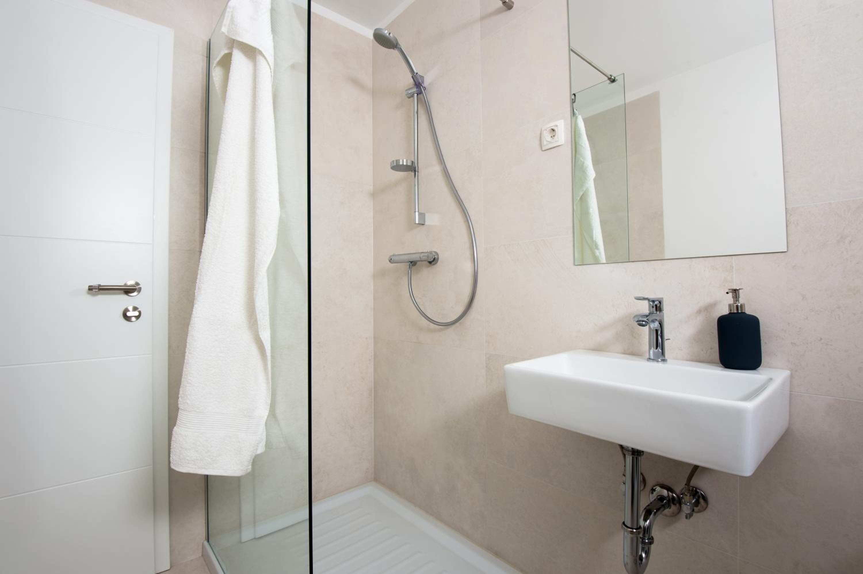 Three-Bedroom Apartment with Balcony photo 2