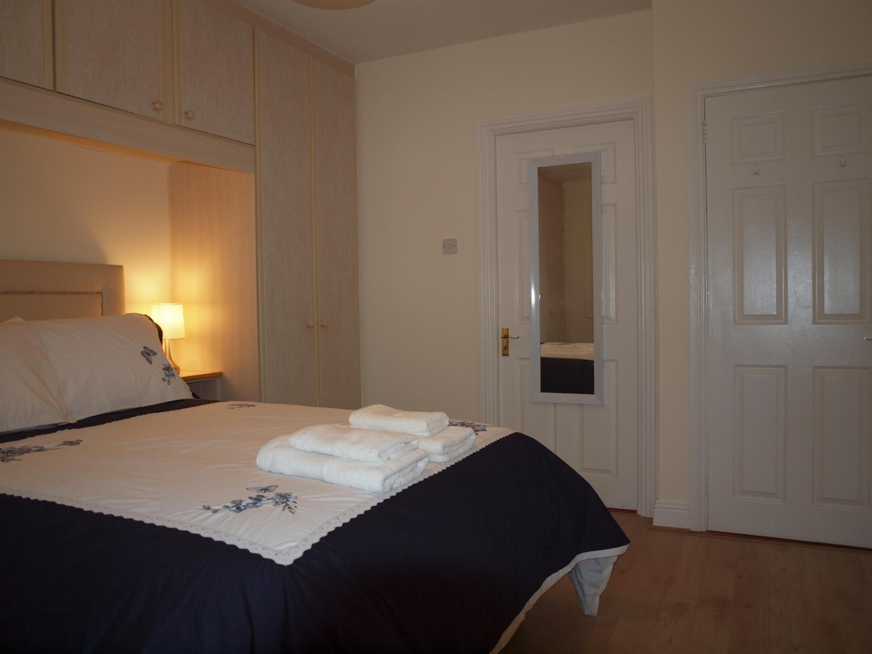 Double Room with Private Bathroom - Photo 1
