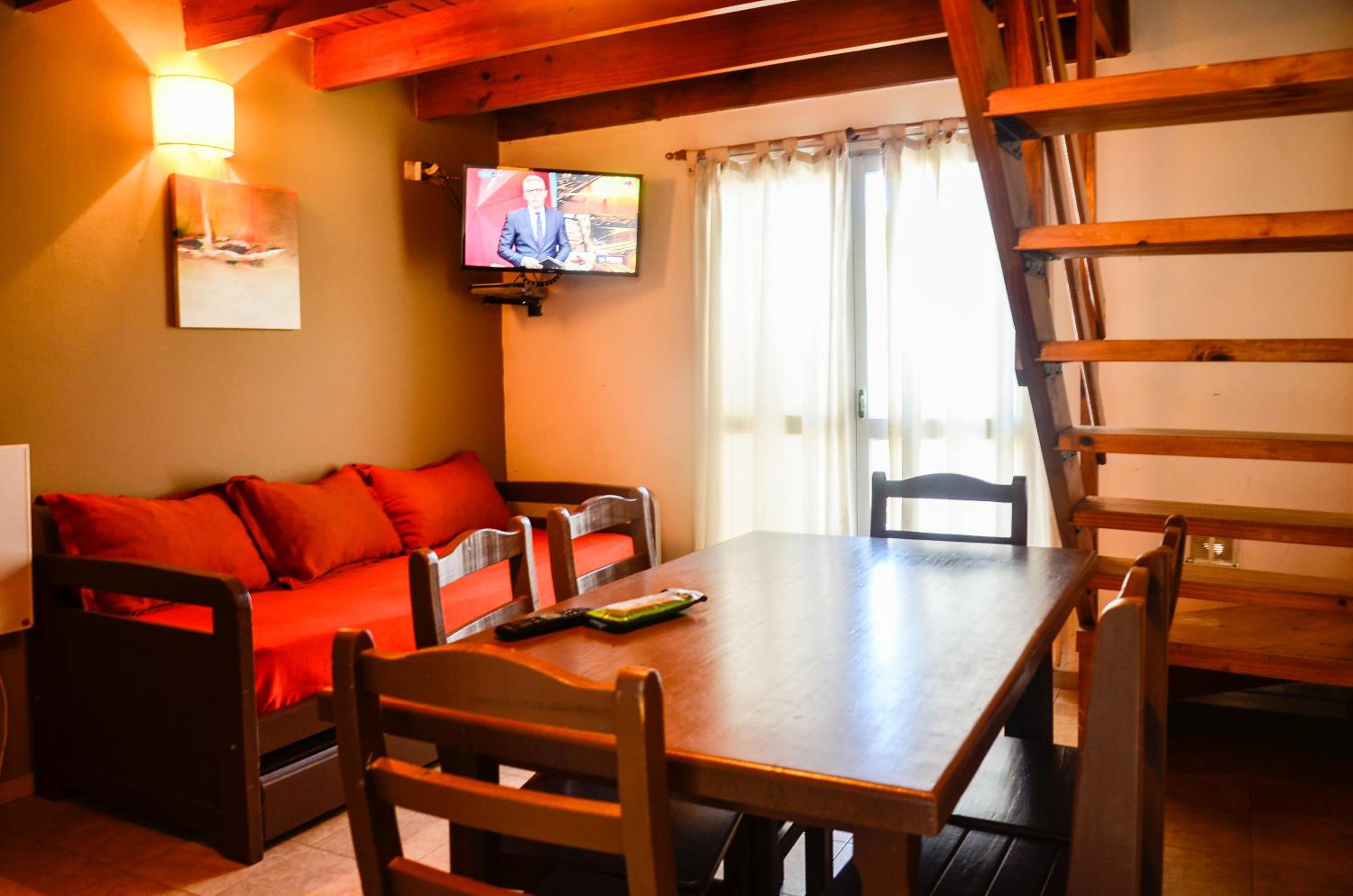 Two-Bedroom Apartment (6 Adults) photo 3