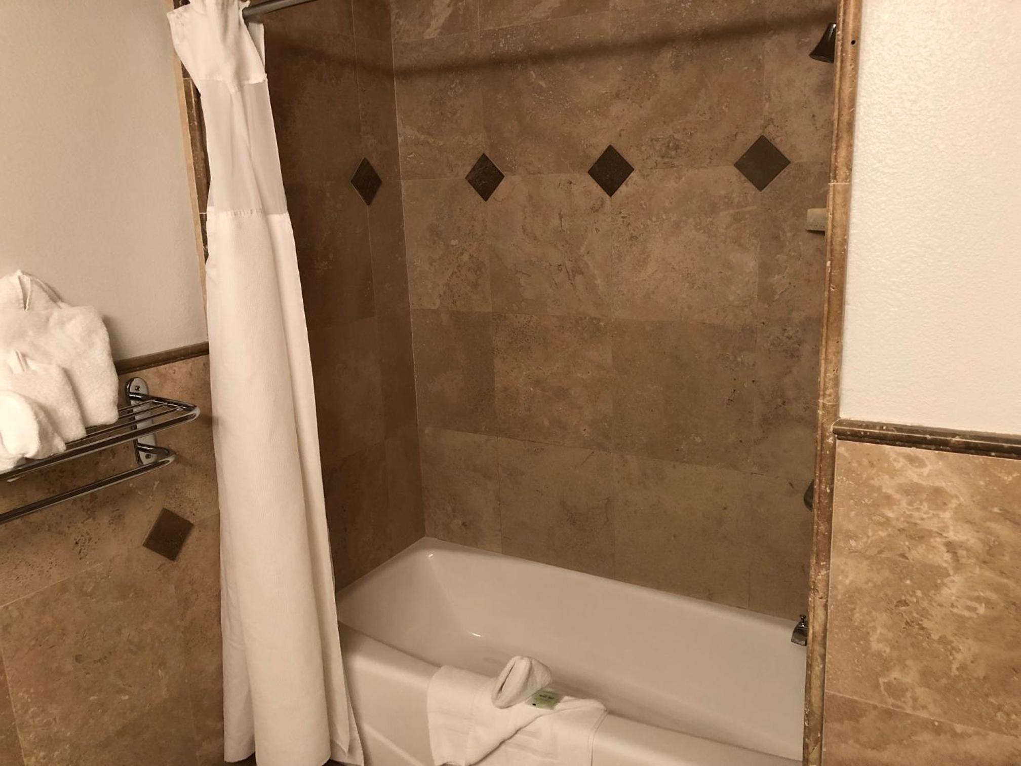 Deluxe King Room photo 3