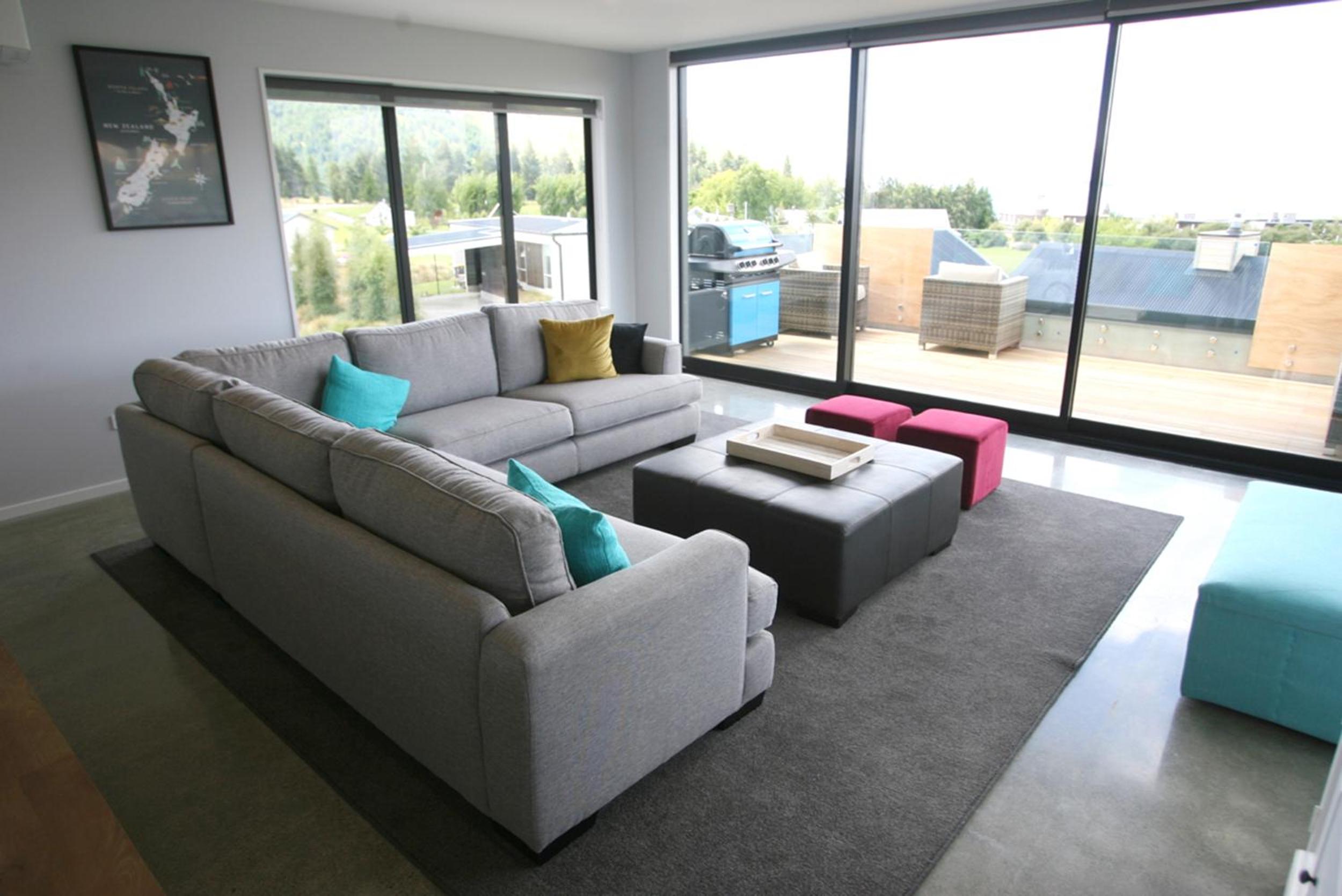 Three-Bedroom Apartment photo 1