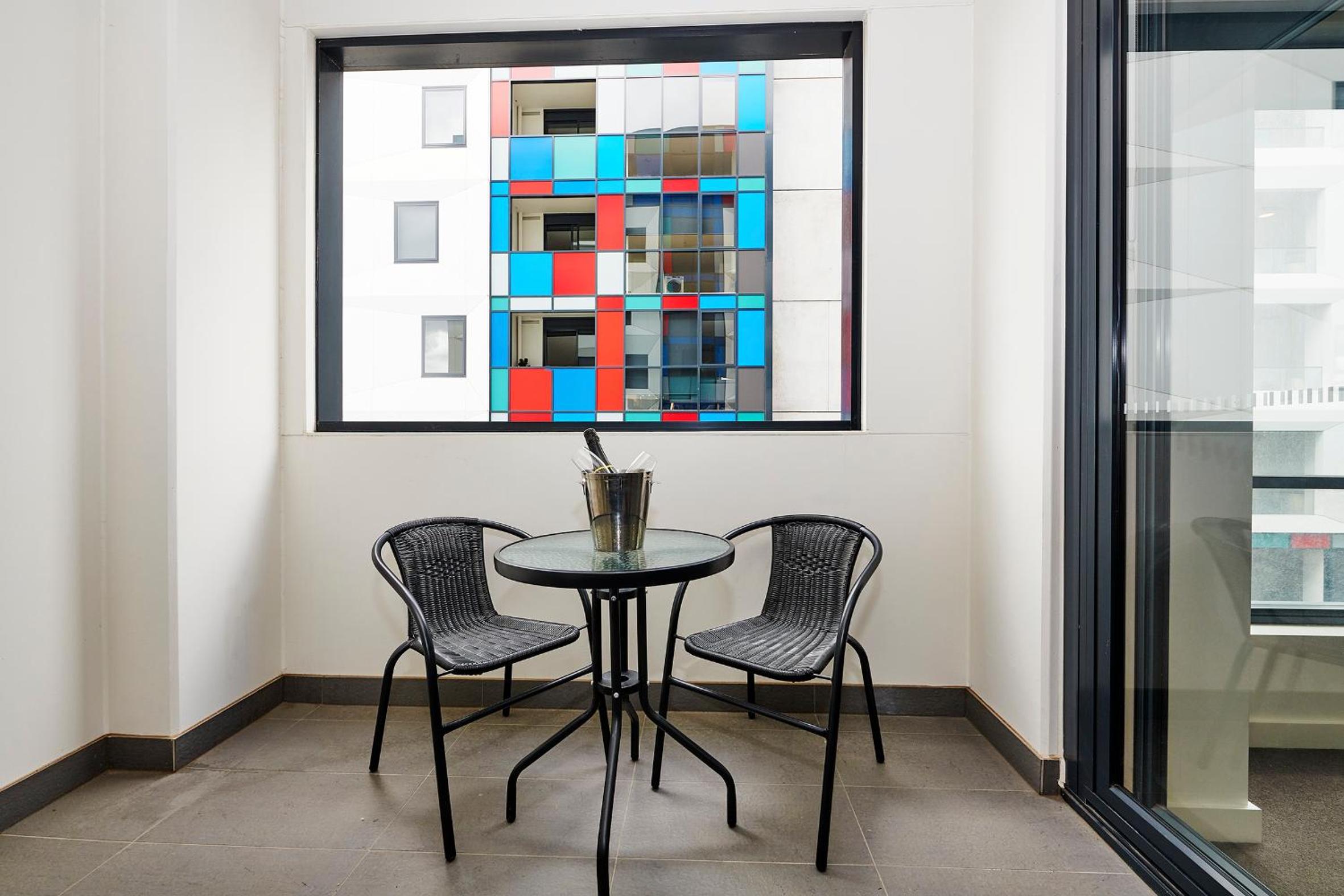 One-Bedroom Apartment - Photo 2