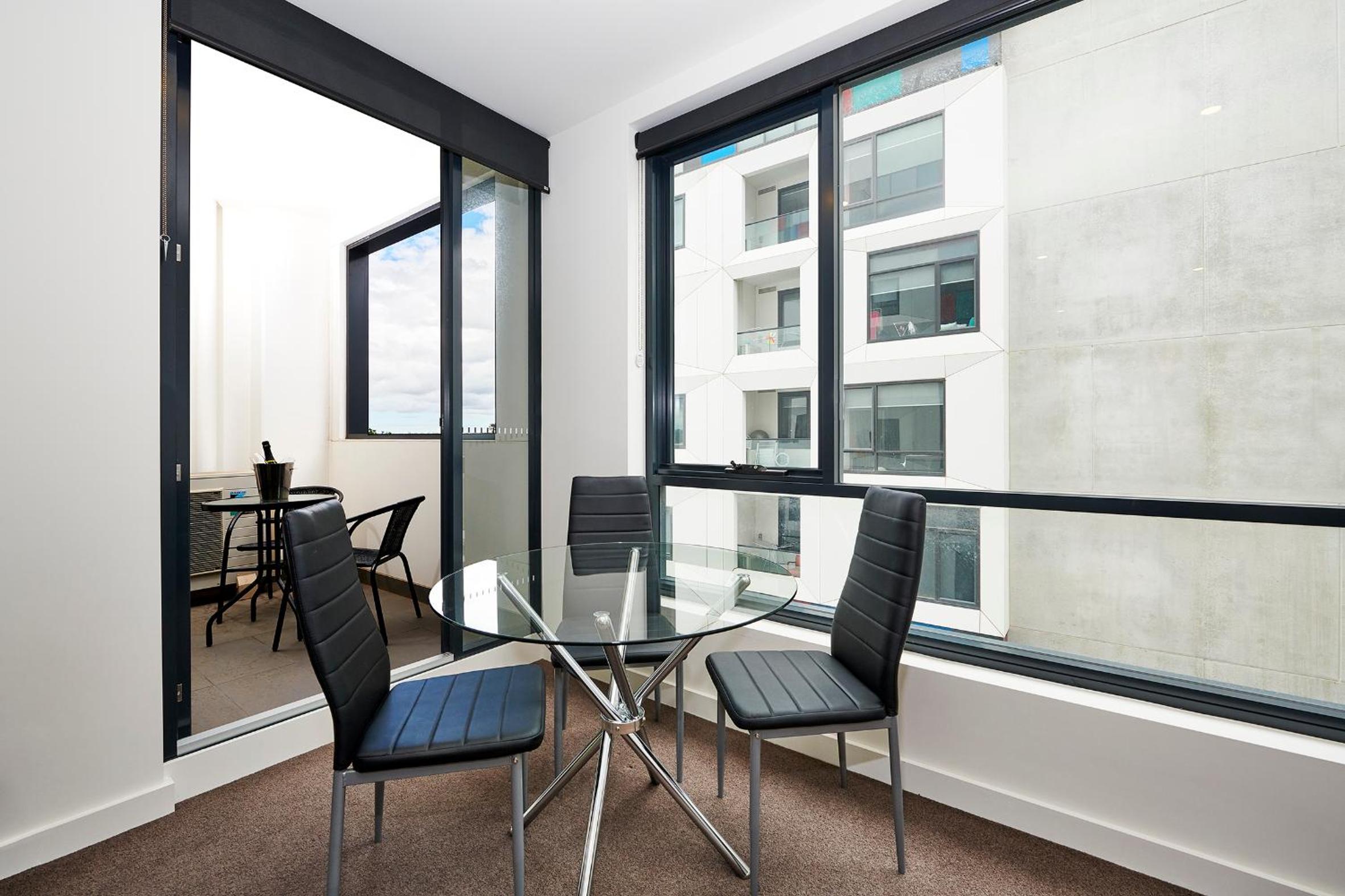 One-Bedroom Apartment - Photo 3