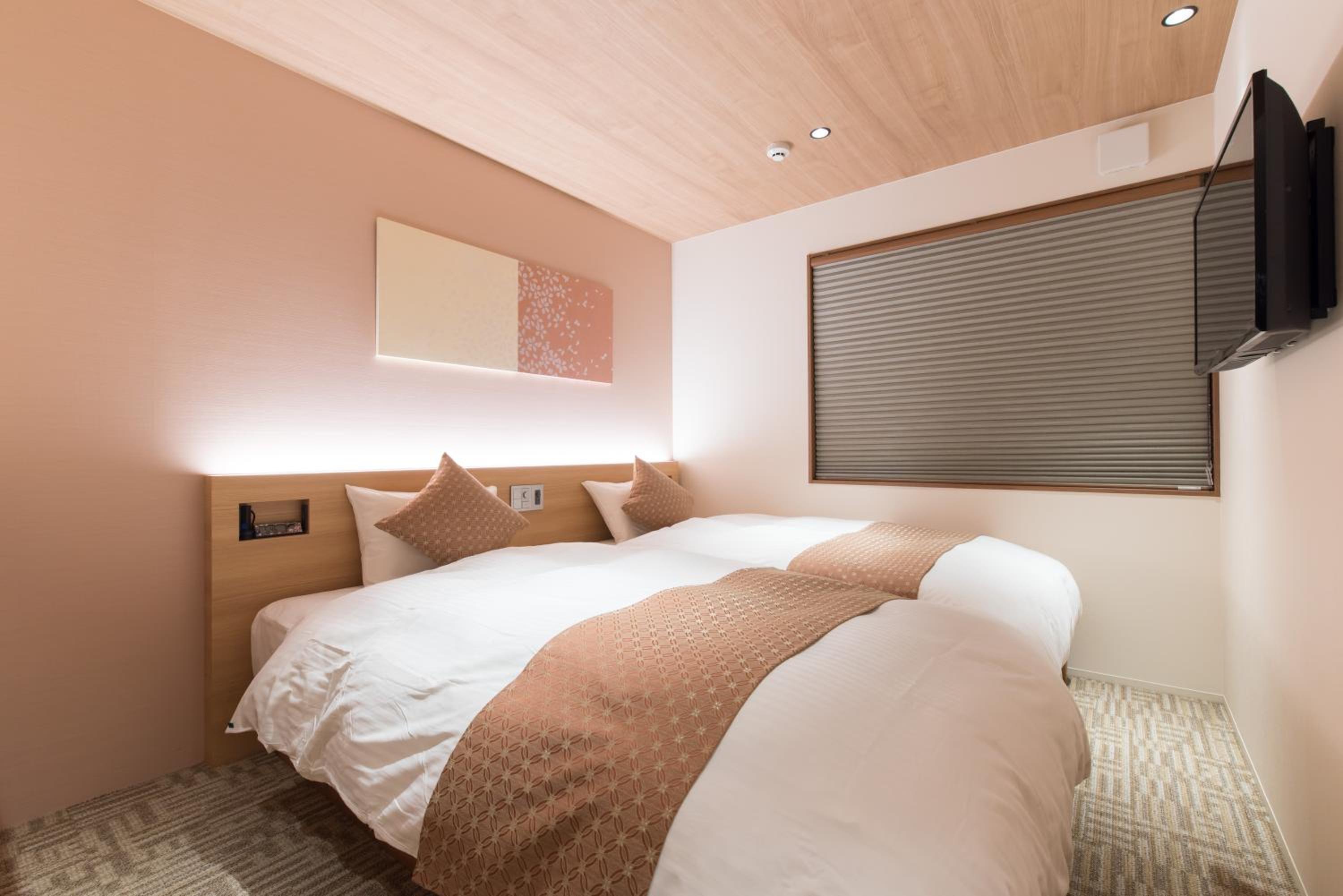 Two-Bedroom Suite - Photo 20