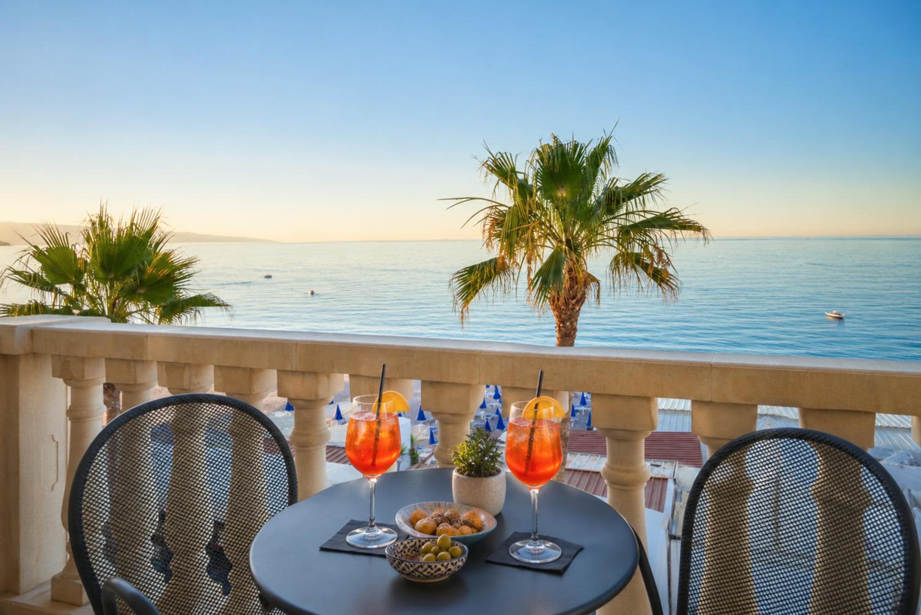 Deluxe Double or Twin Room with Sea View