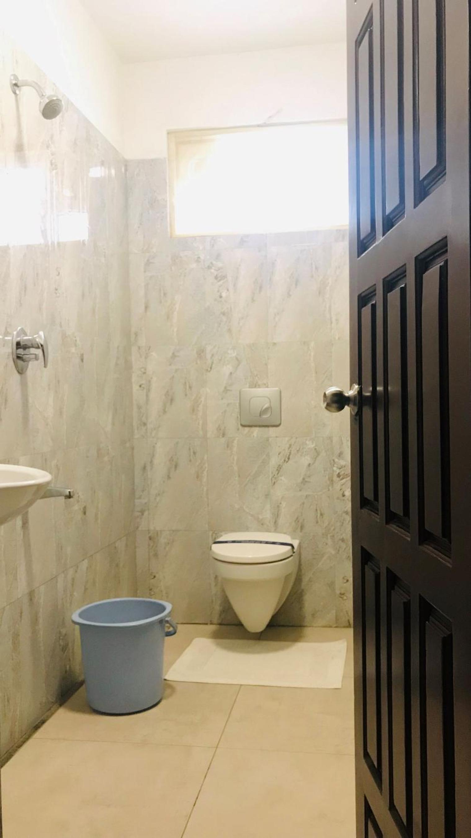 Deluxe Double Room (2 Adults + 1 Child) - Photo 4