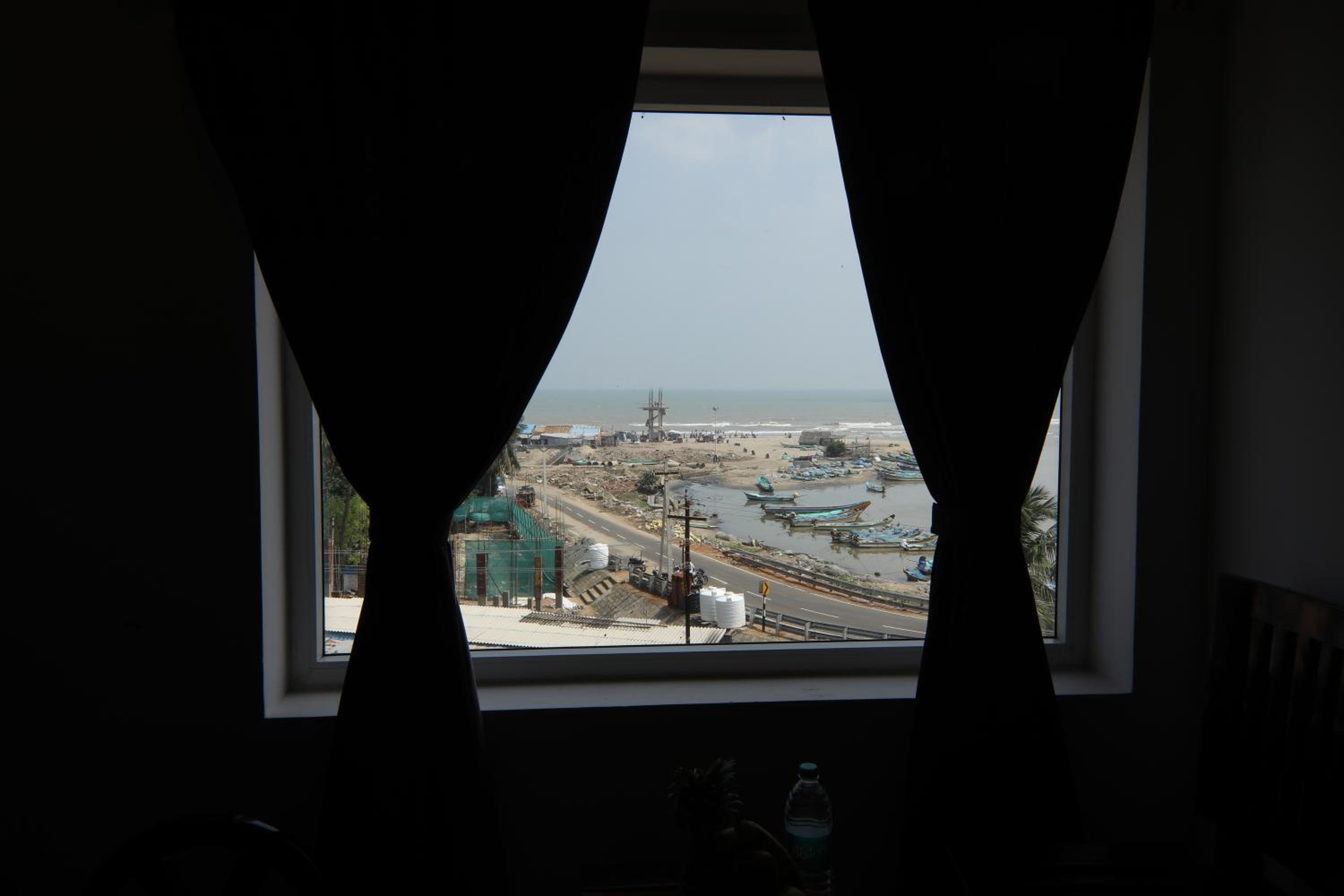 Standard Triple Room with Sea View - Photo 3