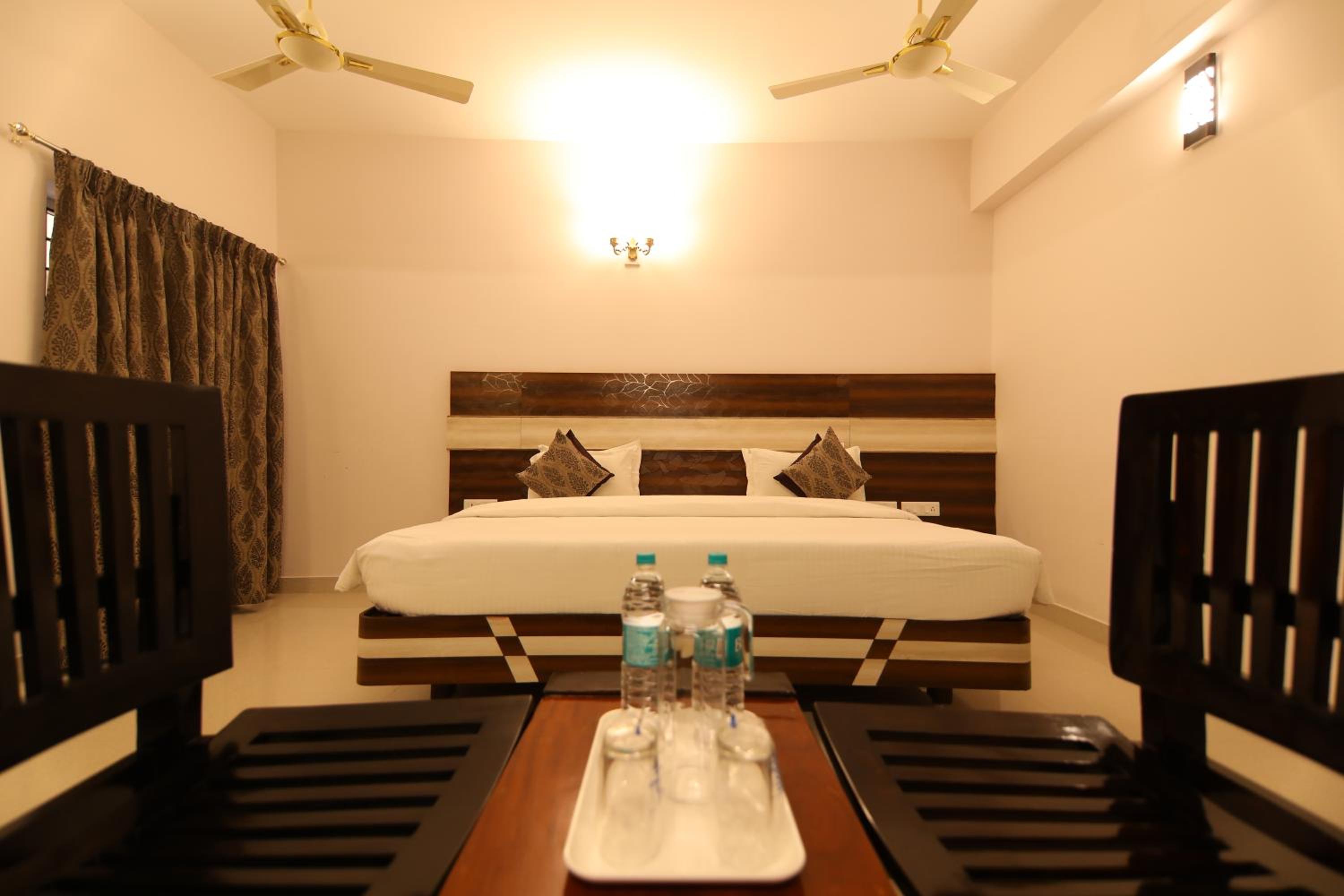 Deluxe Family Room - Photo 1