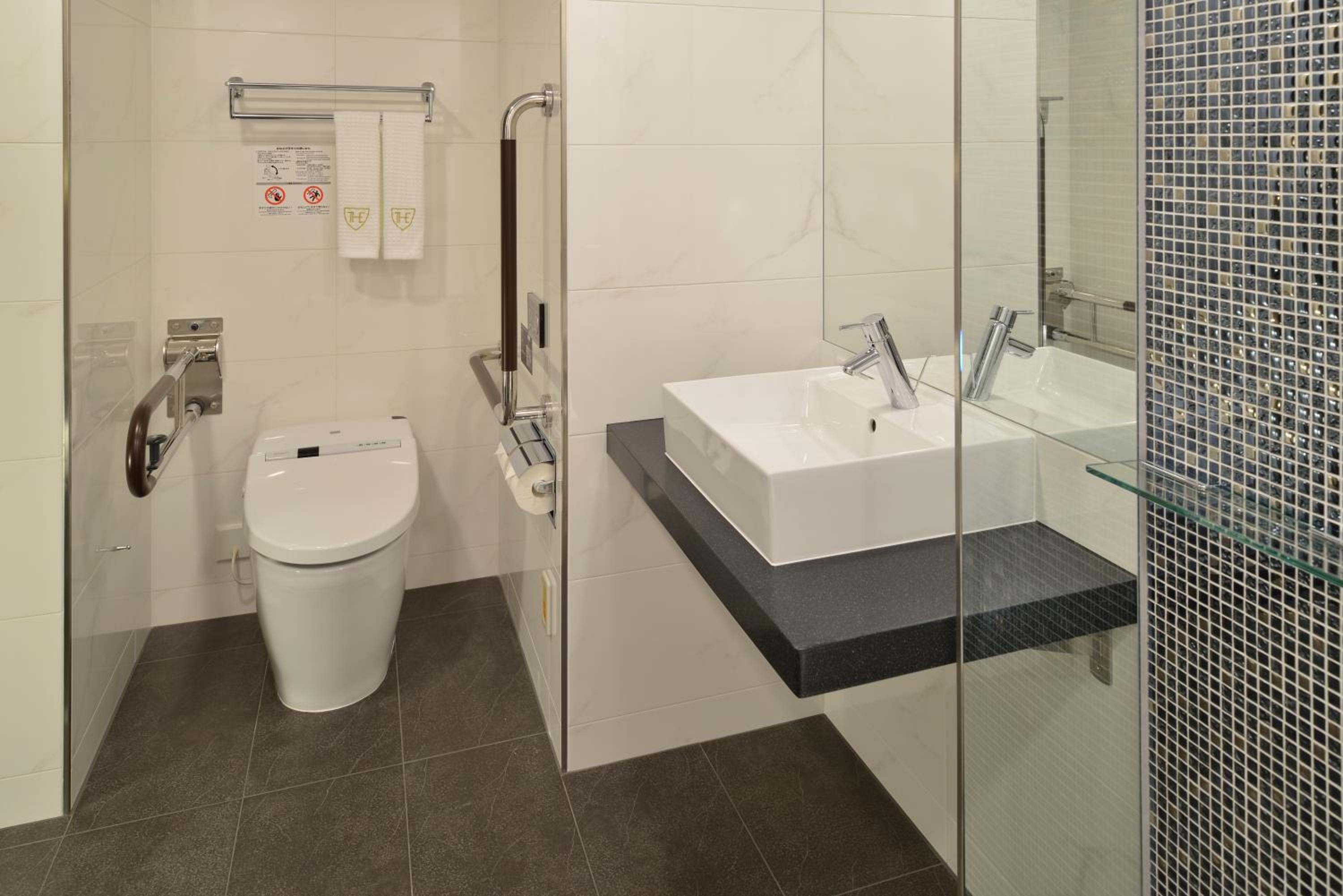 Deluxe Twin Room - Disability Access