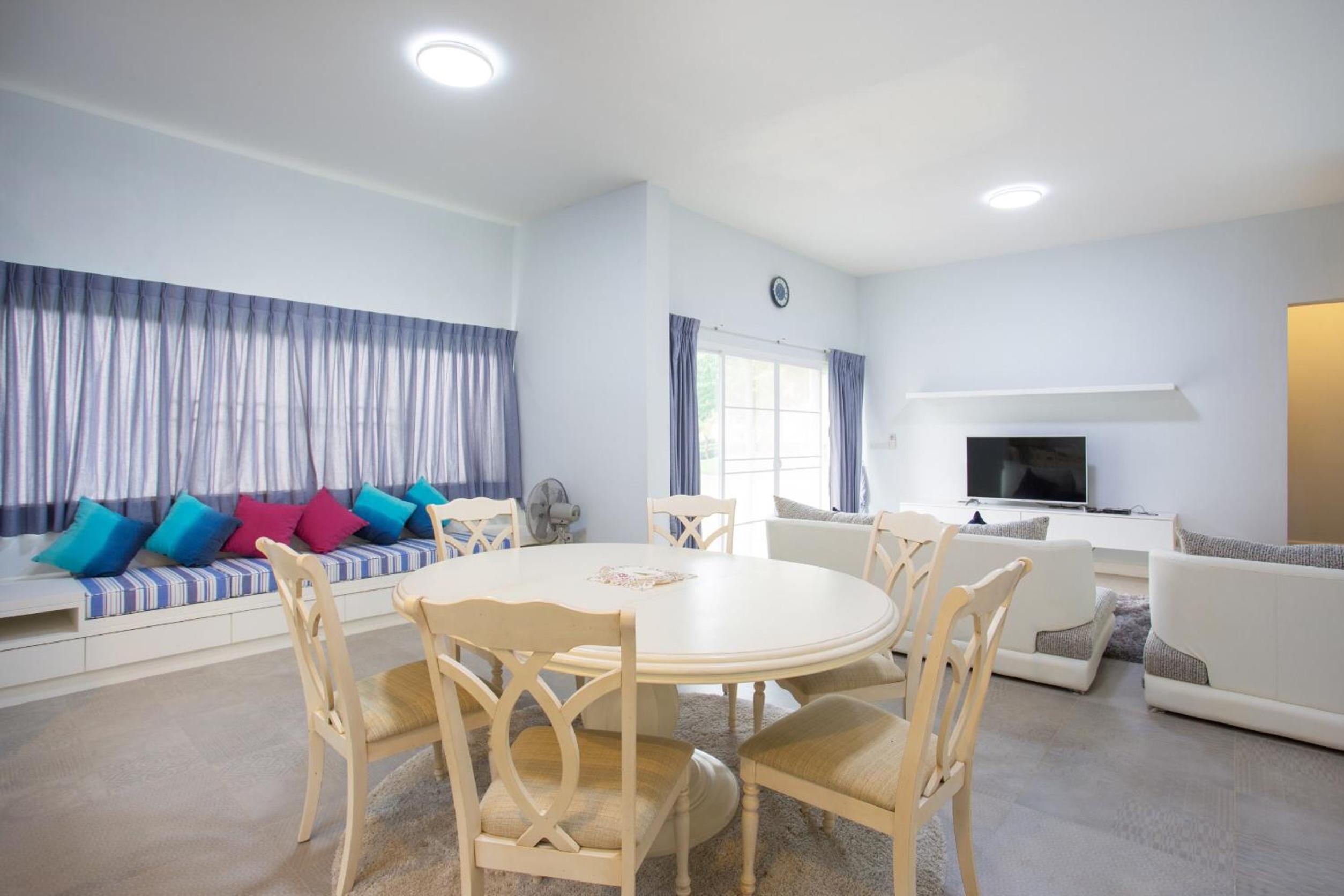 Three-Bedroom Villa photo 2