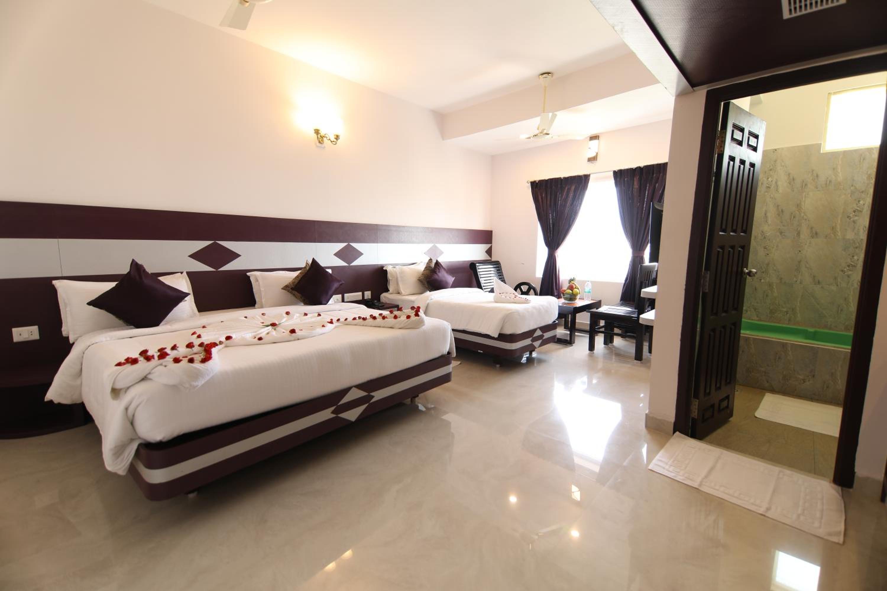Standard Triple Room with Sea View - Photo 1