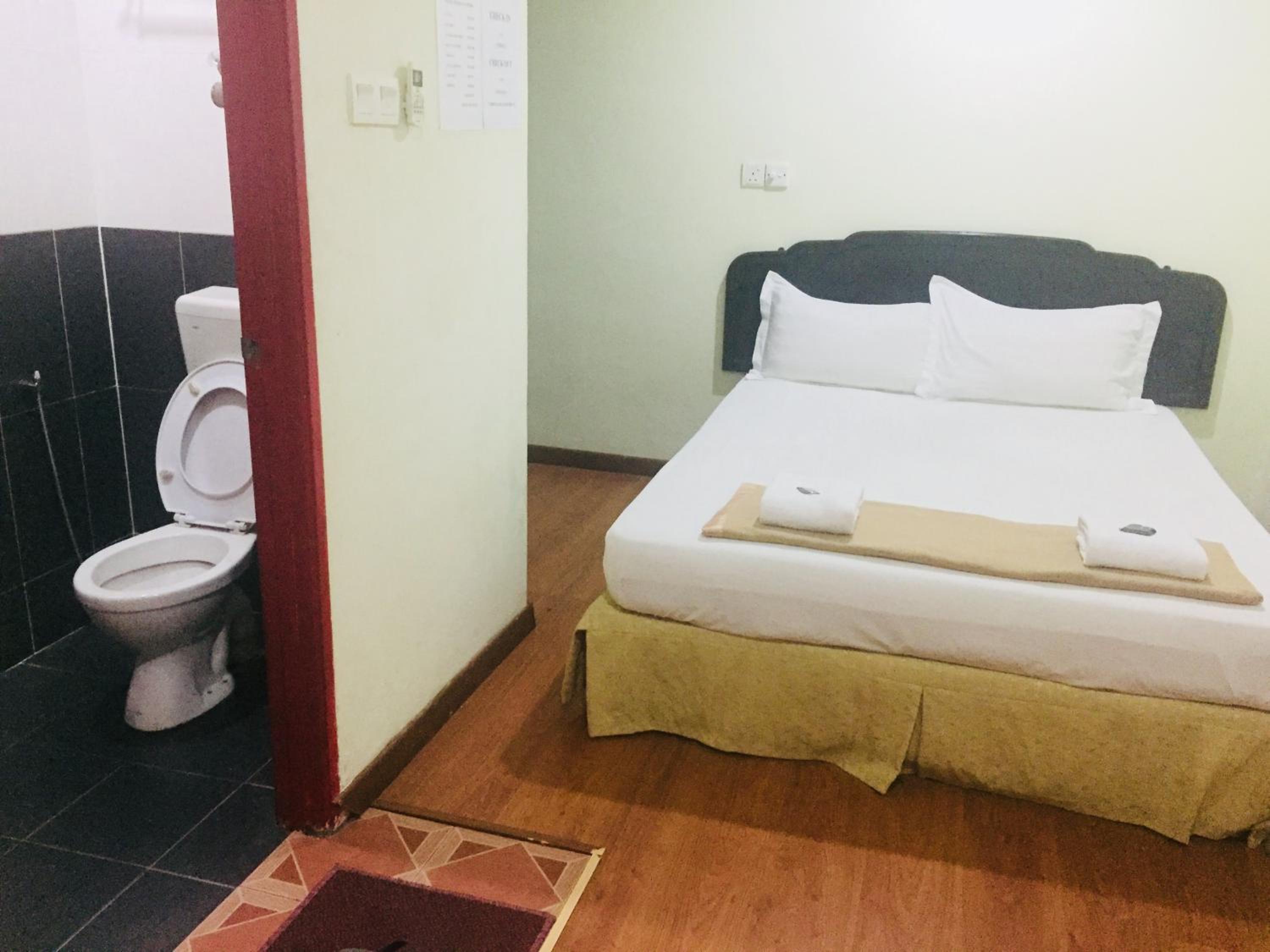 Budget Double Room photo 3