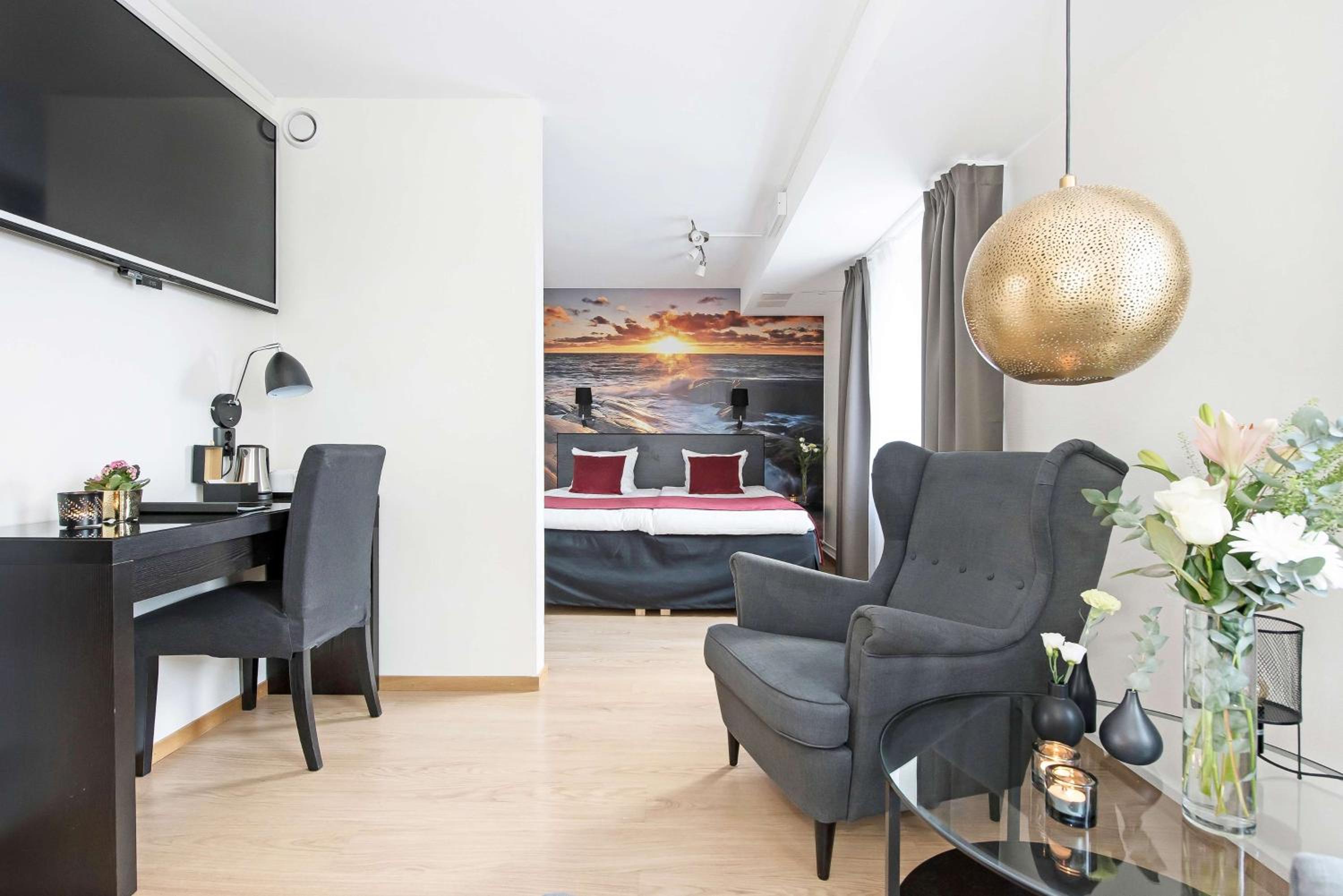 Apartment With Queen Bed