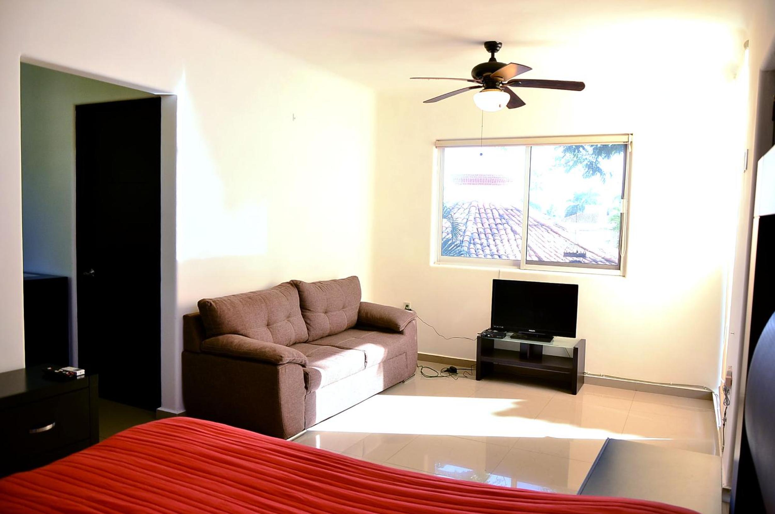 Studio Apartment - Photo 6
