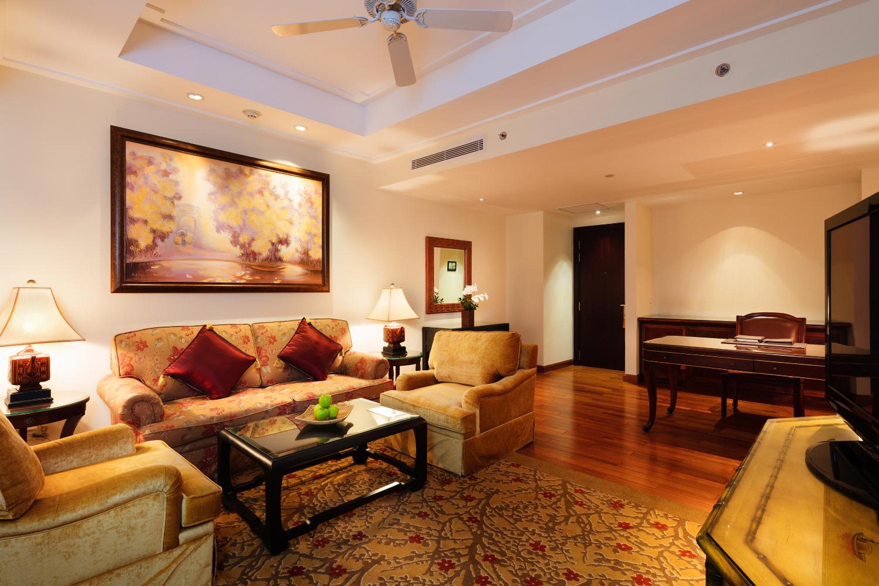 One-Bedroom Suite - Photo 7