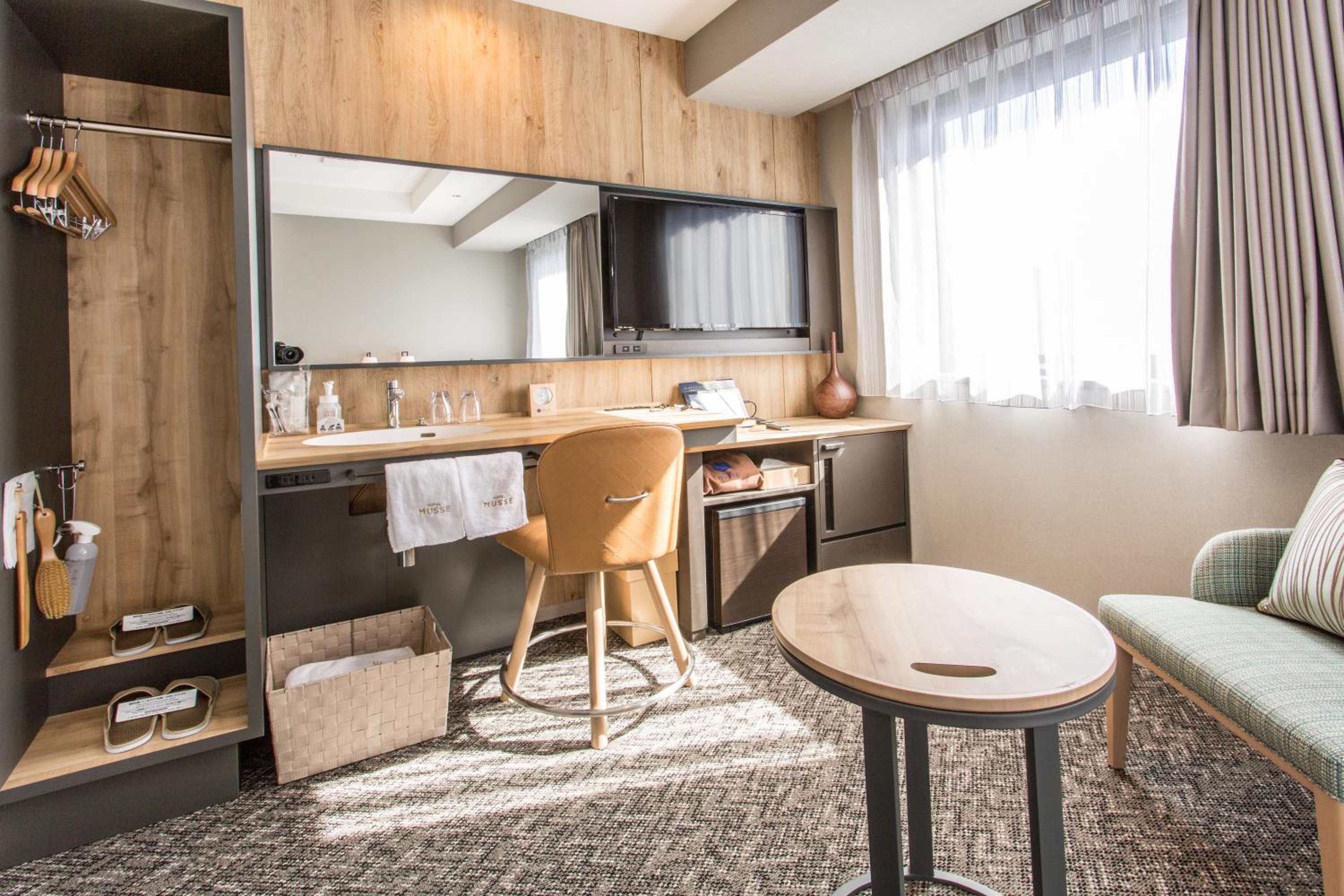 Superior with One Twin Bed and 2 Adults Occupancy (Non Smoking) photo 3