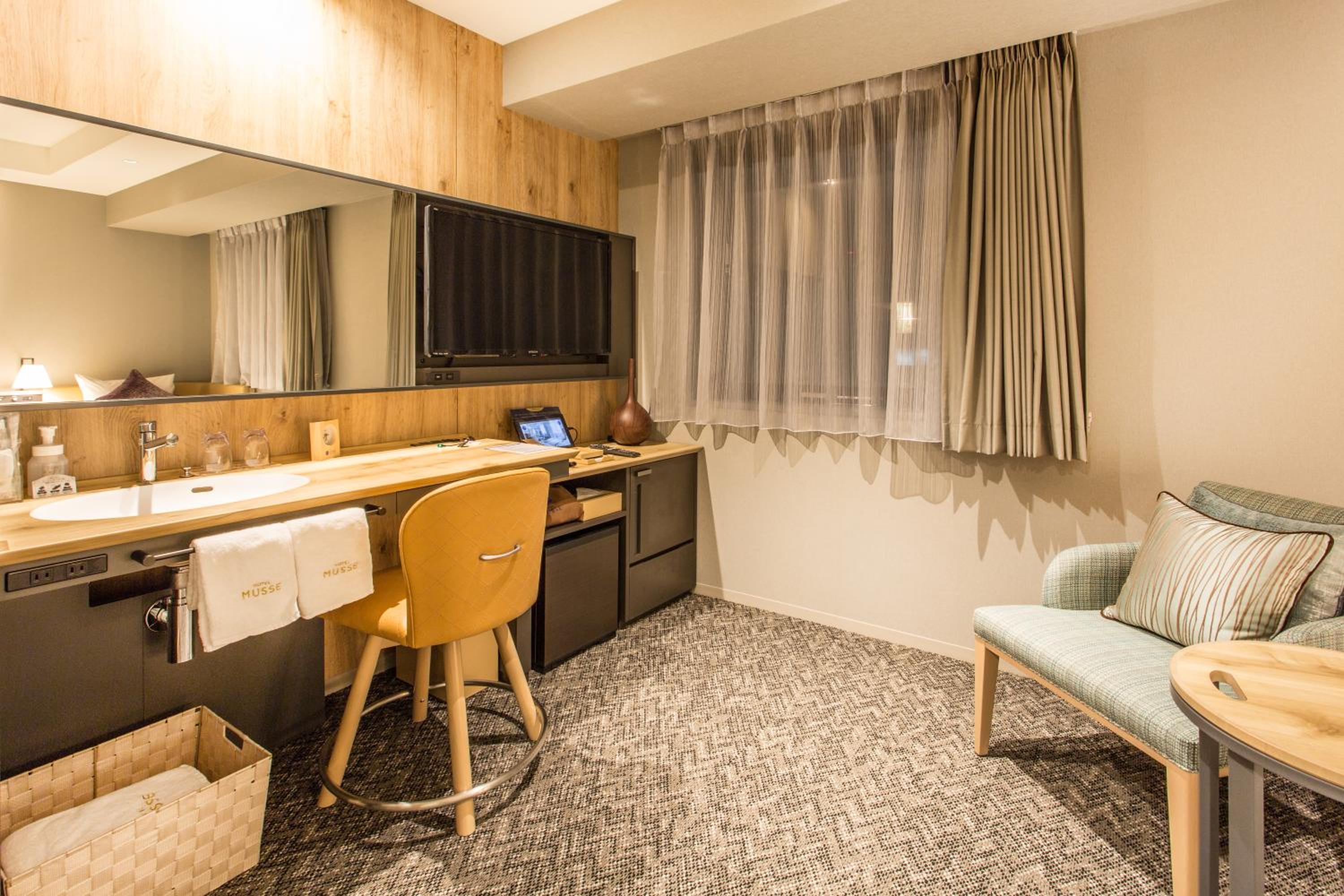 Superior with One Twin Bed and 2 Adults Occupancy (Smoking) photo 3