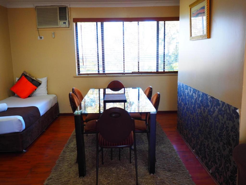 Two-Bedroom Apartment photo 2
