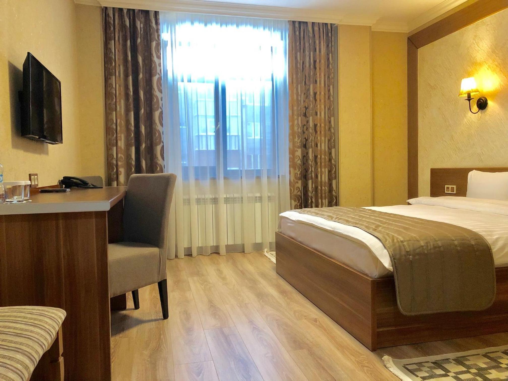 Double Room - Photo 5