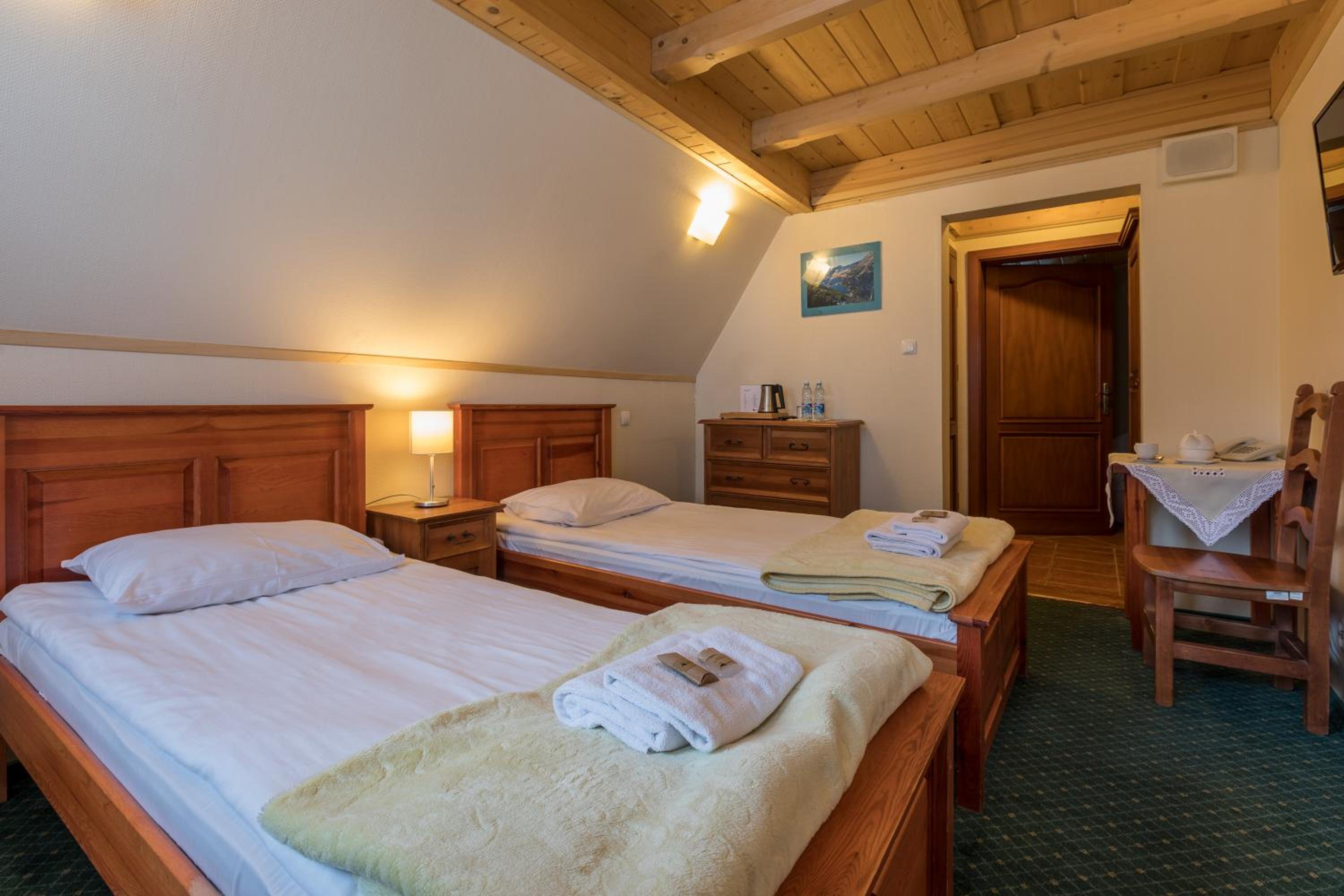 Twin Room - Photo 14