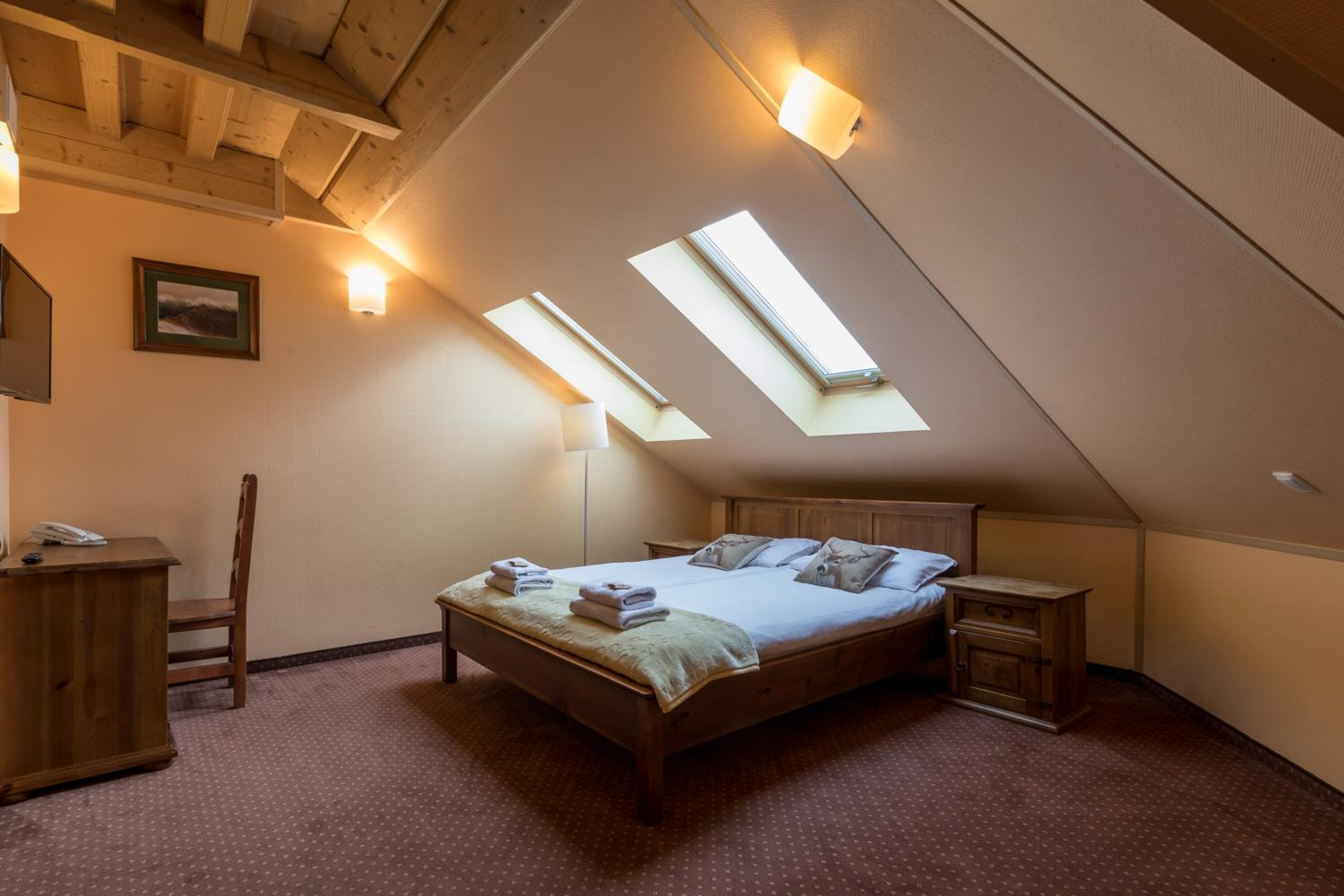 One-Bedroom Apartment (2 Adults + 2 Children) - Photo 11