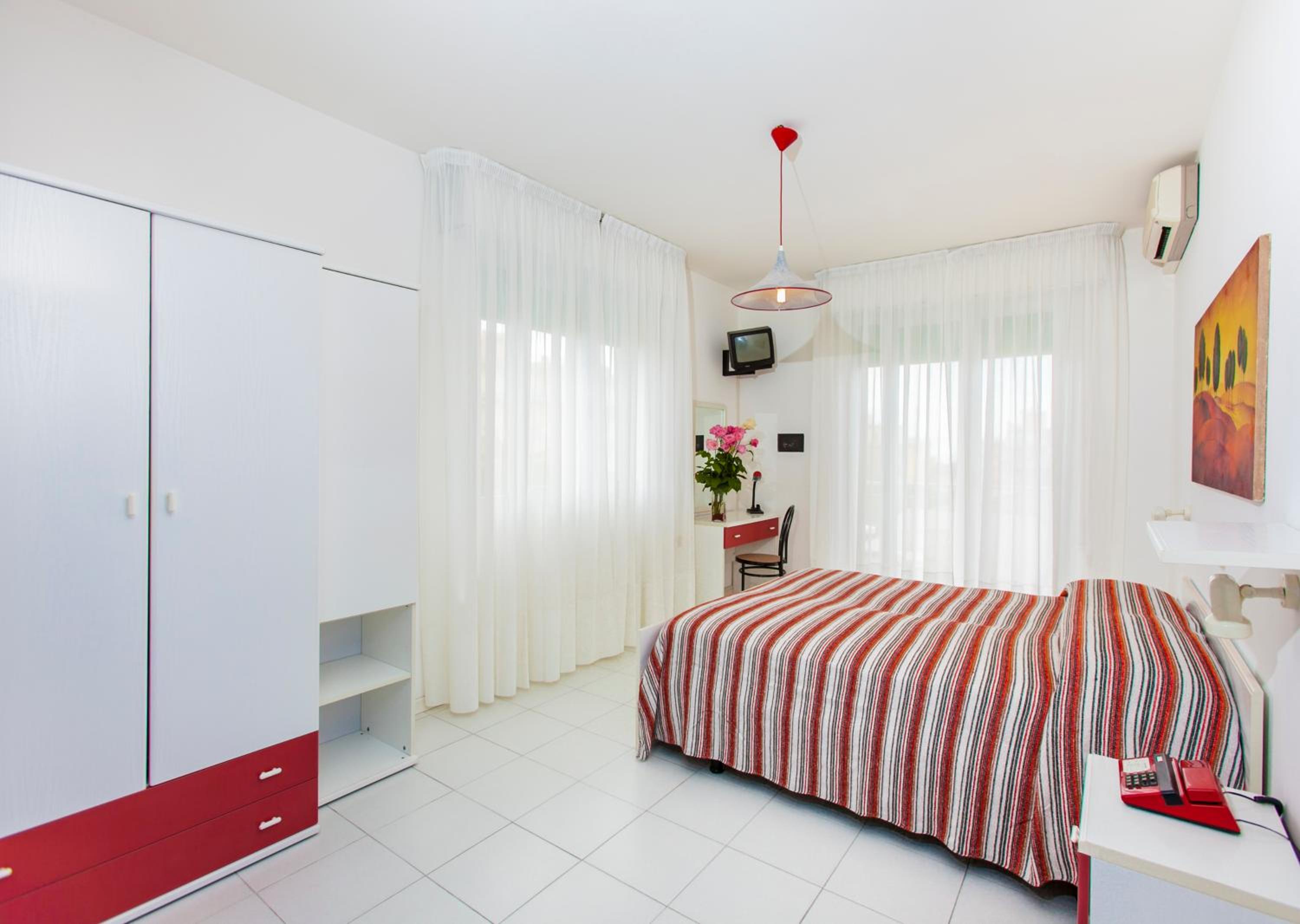 Double or Twin Room with Balcony photo 2