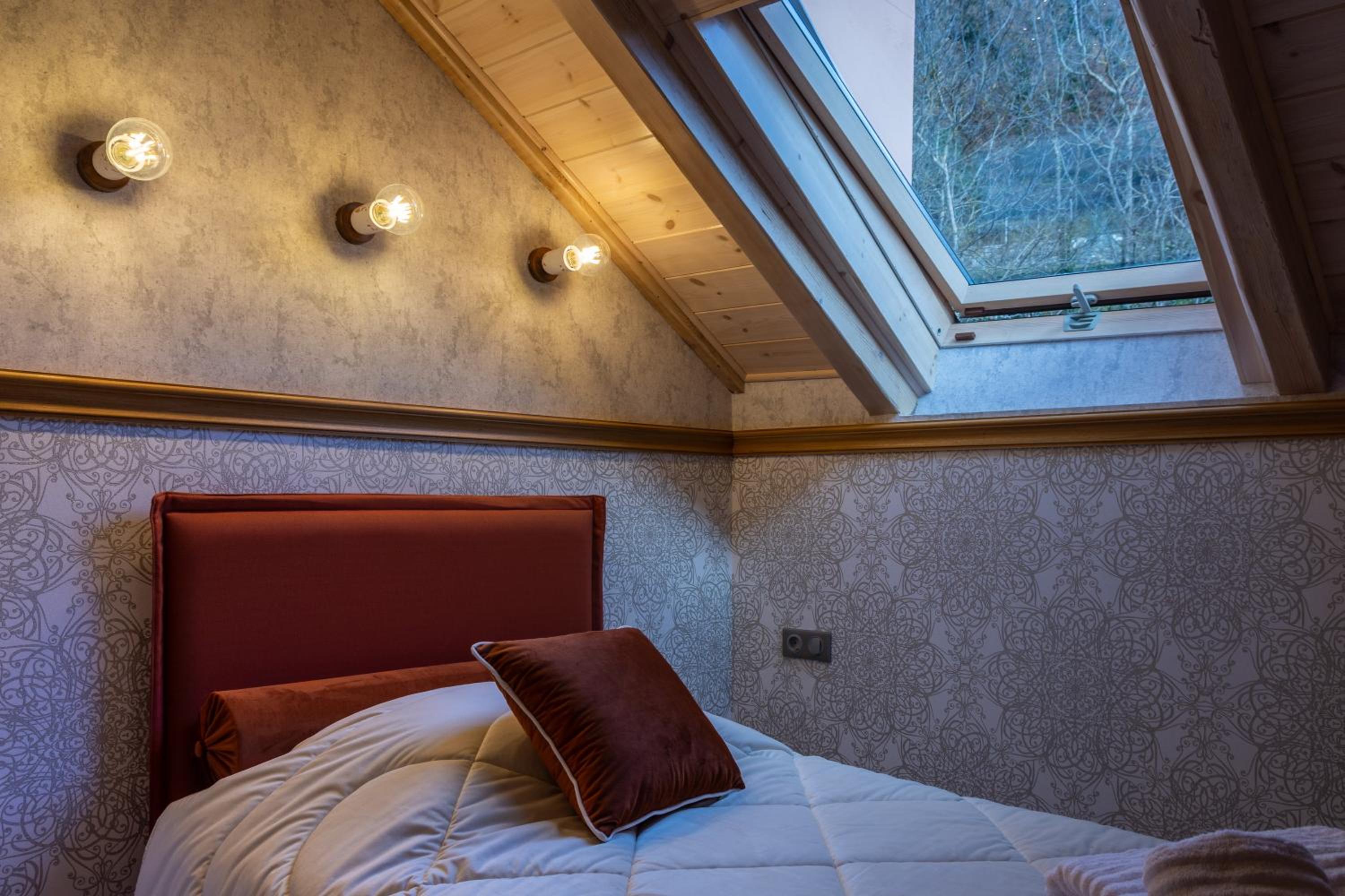 Deluxe Suite photo 2