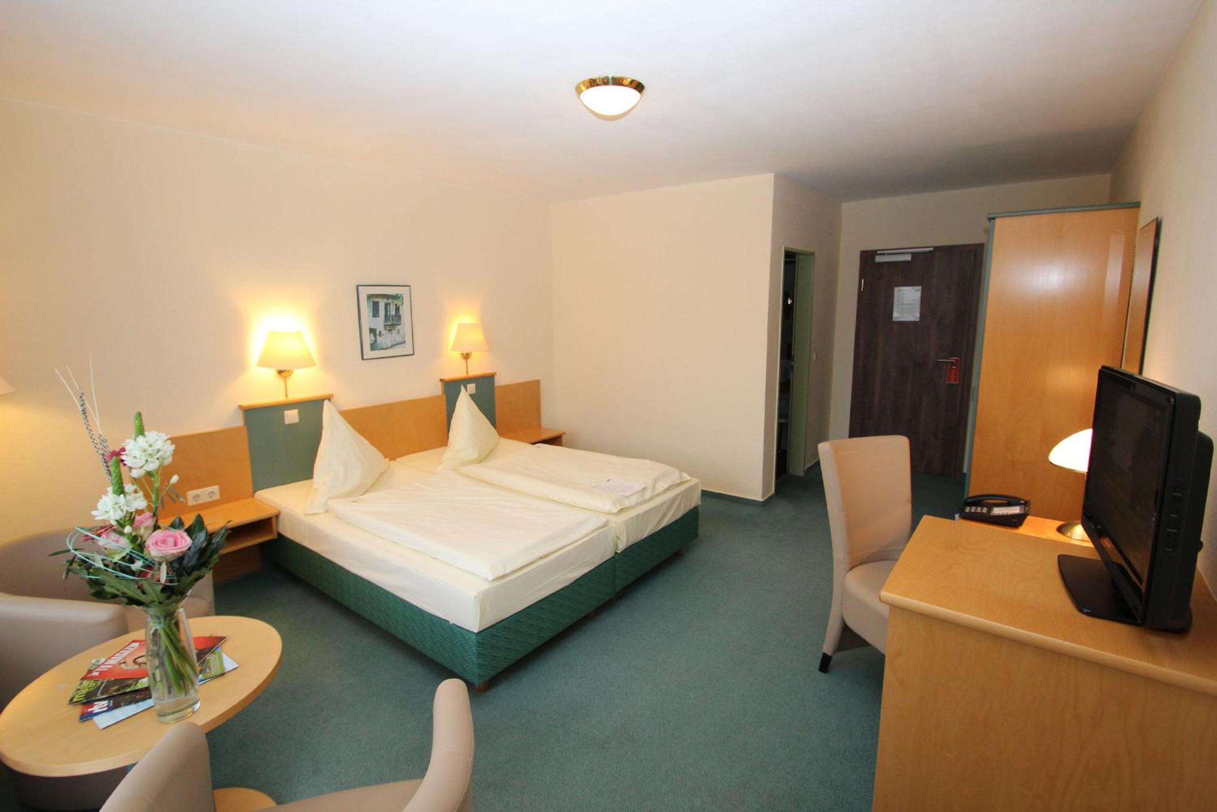 Standard Double Room - Photo 4