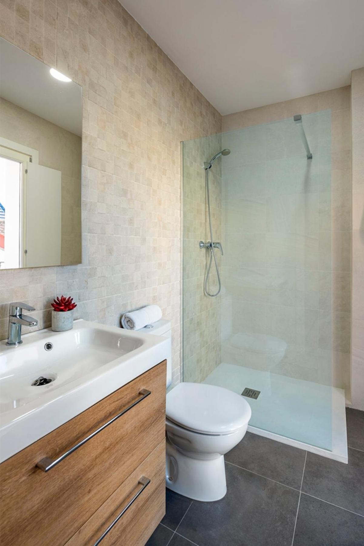 Duplex Apartment with Terrace - Photo 4
