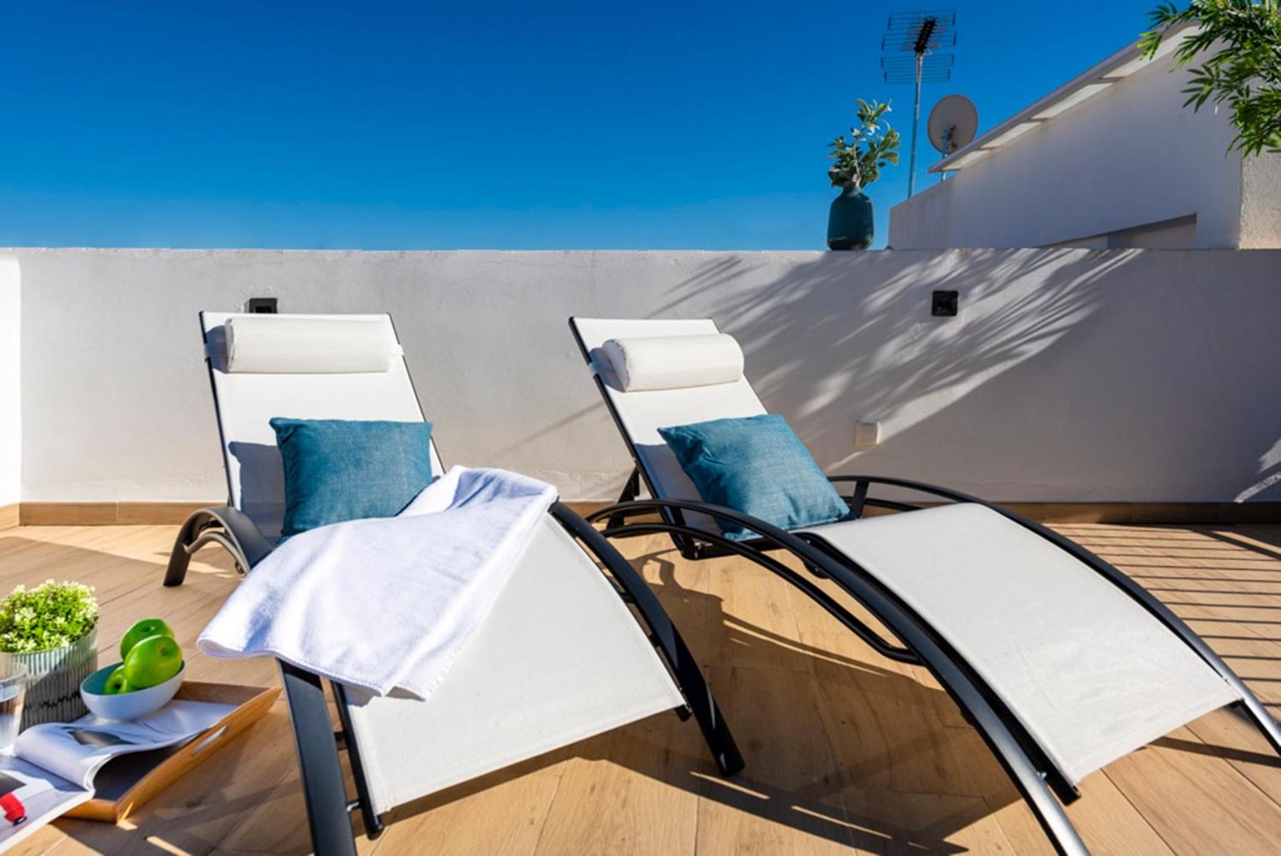 Duplex Apartment with Terrace - Photo 7