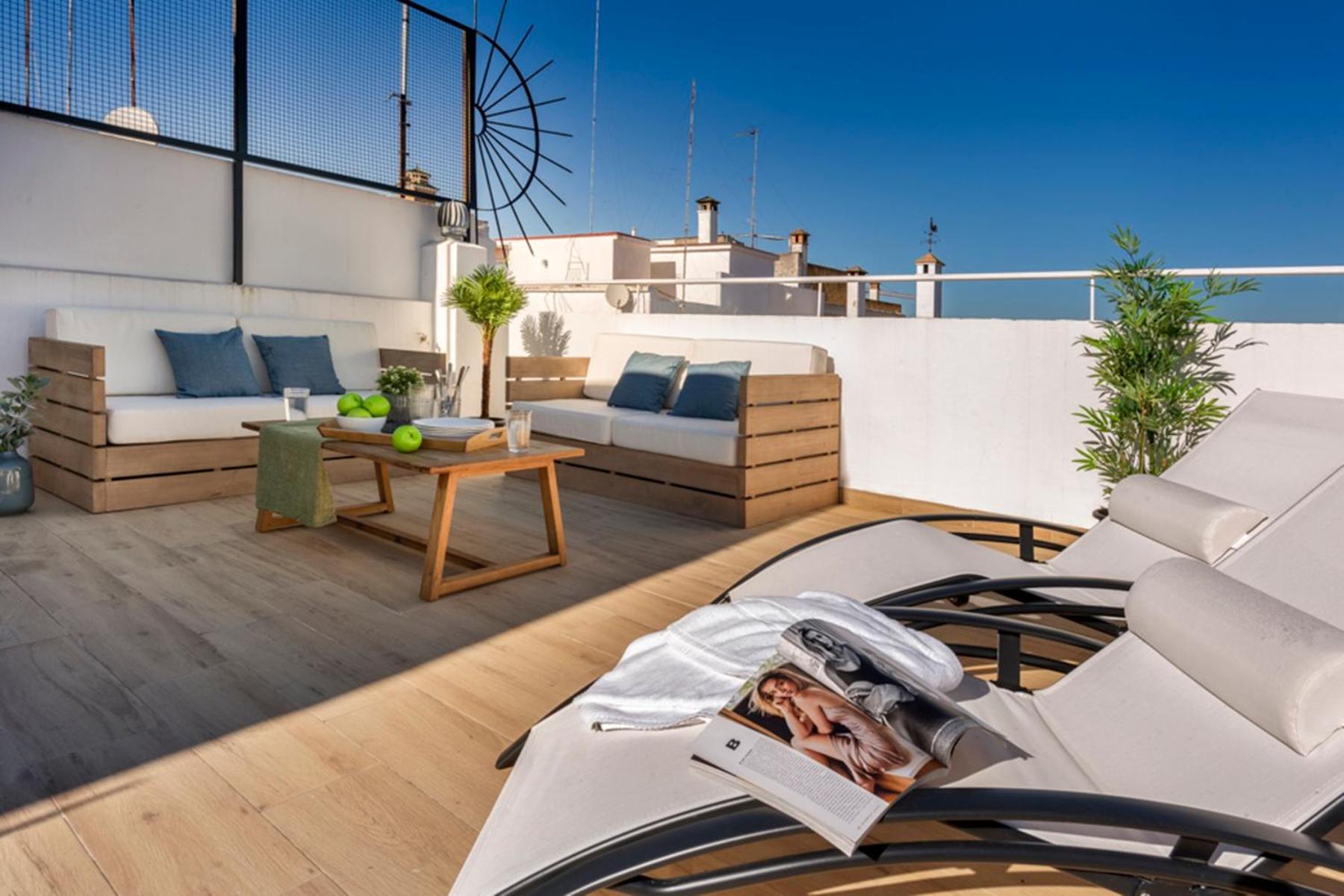 Duplex Apartment with Terrace - Photo 8