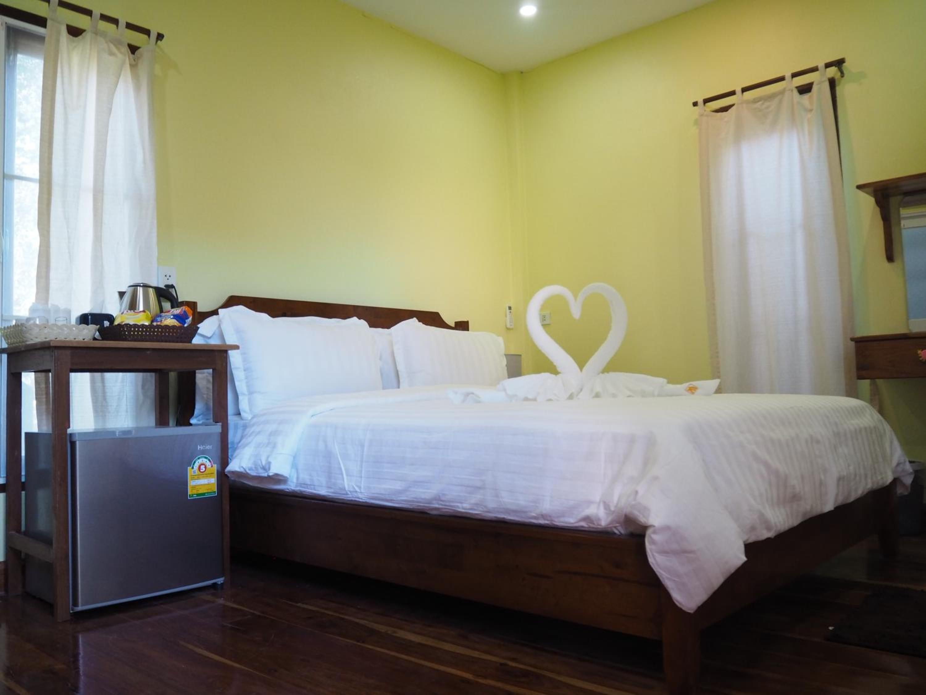 Queen Room with Pool View
