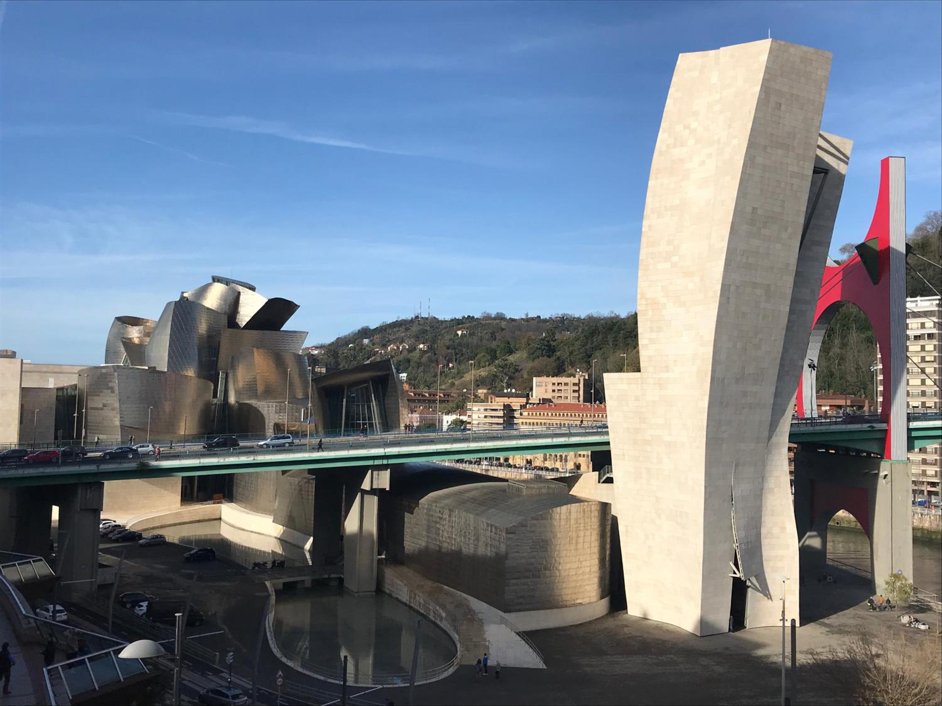 Suite Junior with Guggenheim view - Photo 4