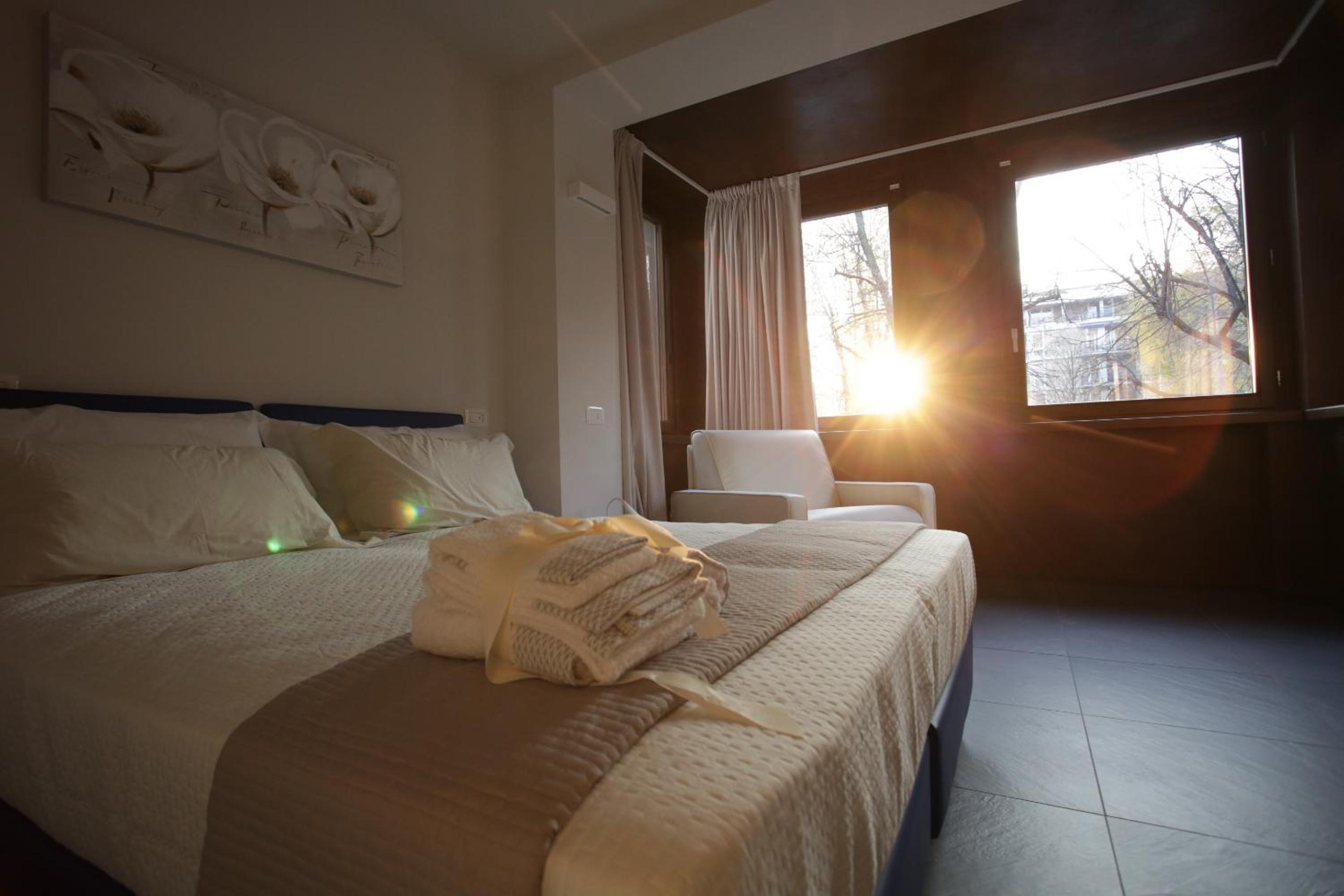 Triple Room with Private Bathroom - Photo 3
