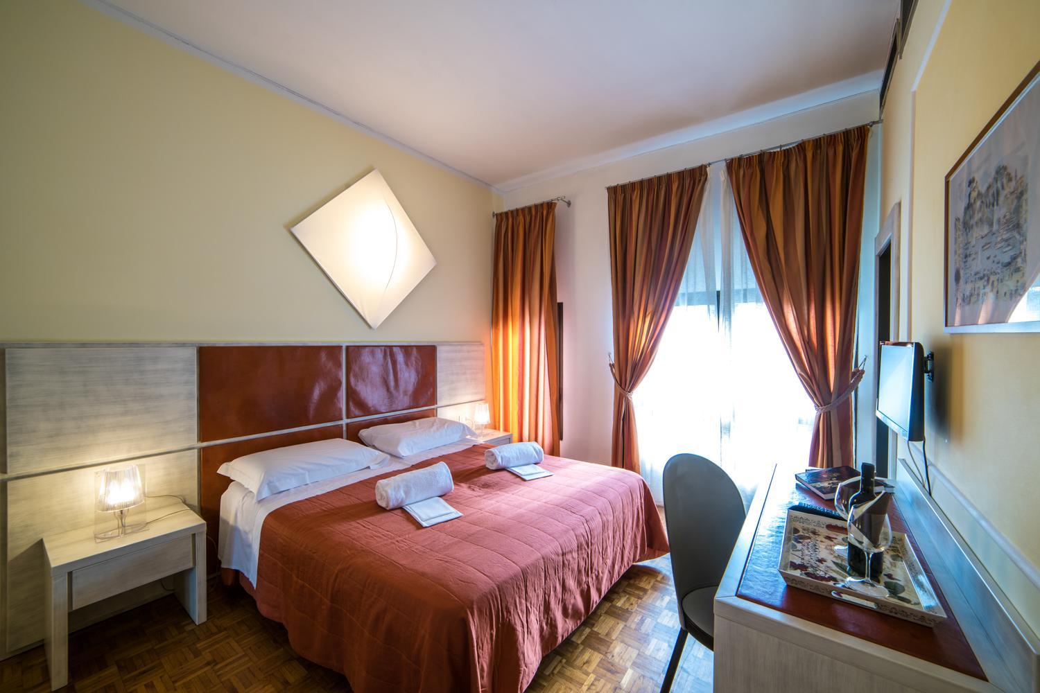 Doppel- oder Zweibettzimmer
