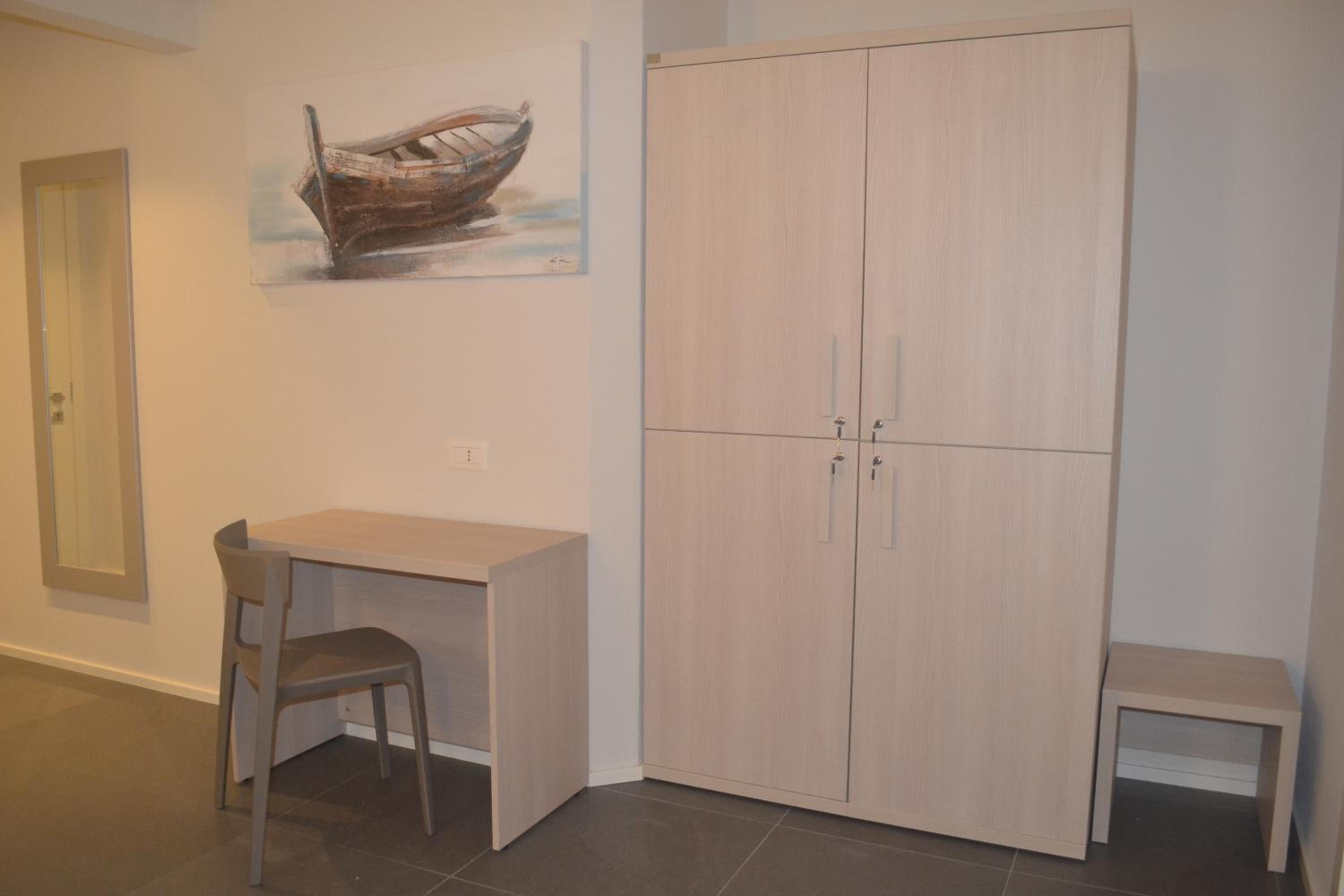 Bed in 4-Bed Male Dormitory Room photo 3