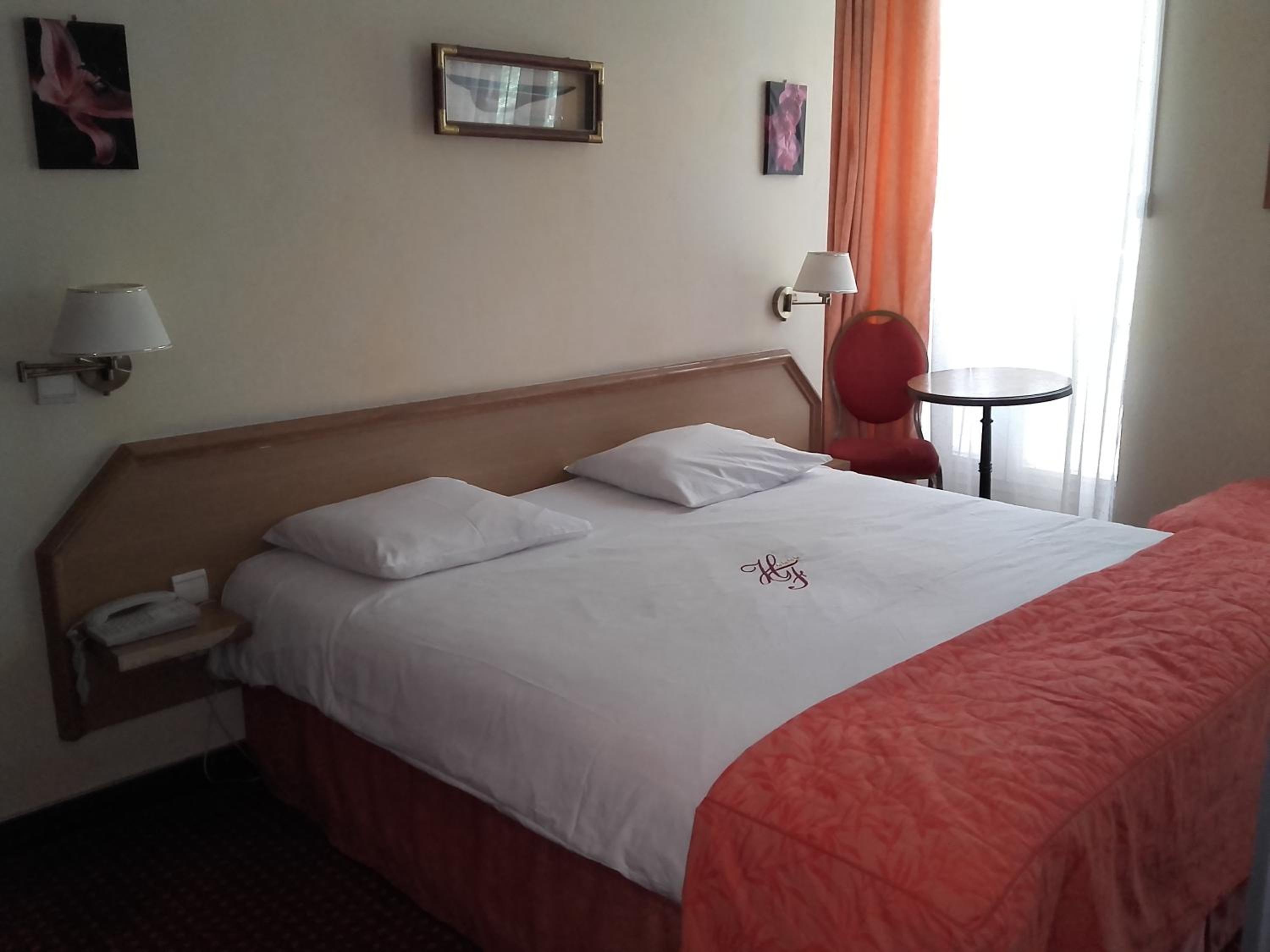 Double or Twin Room - Photo 2