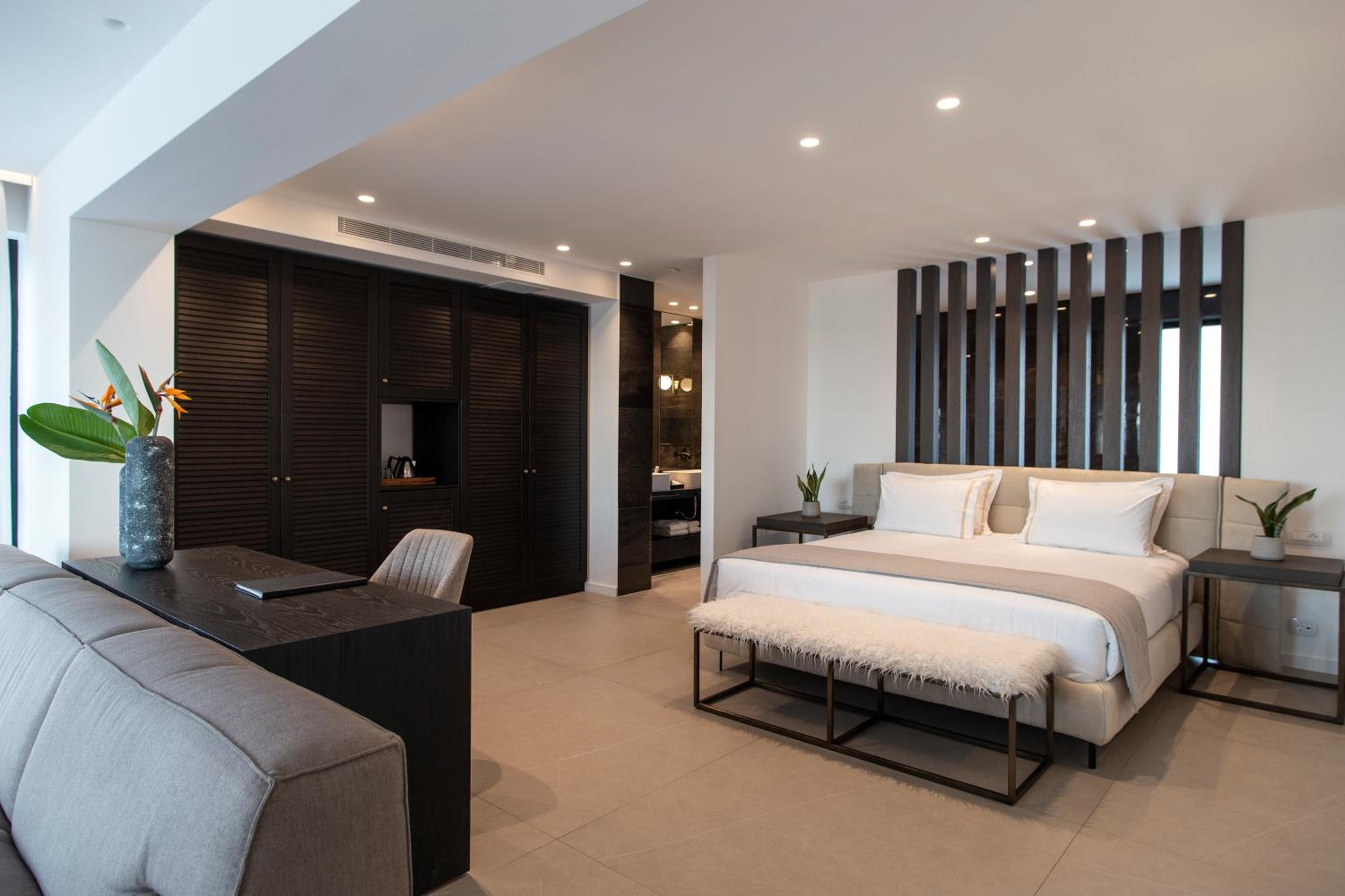 Penthouse Suite Sea View with Outdoor Jacuzzi