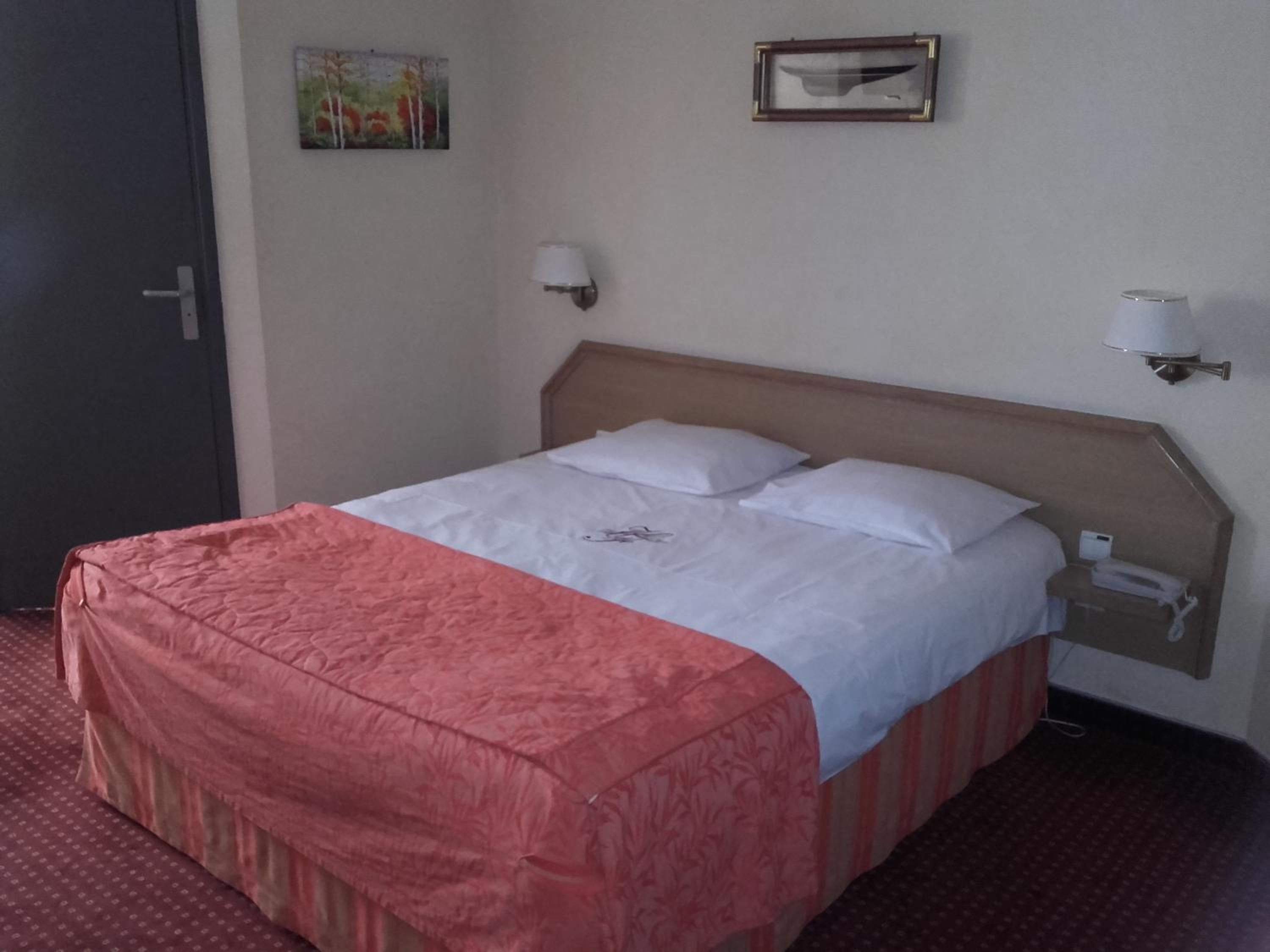 Standard Double Room - Photo 1