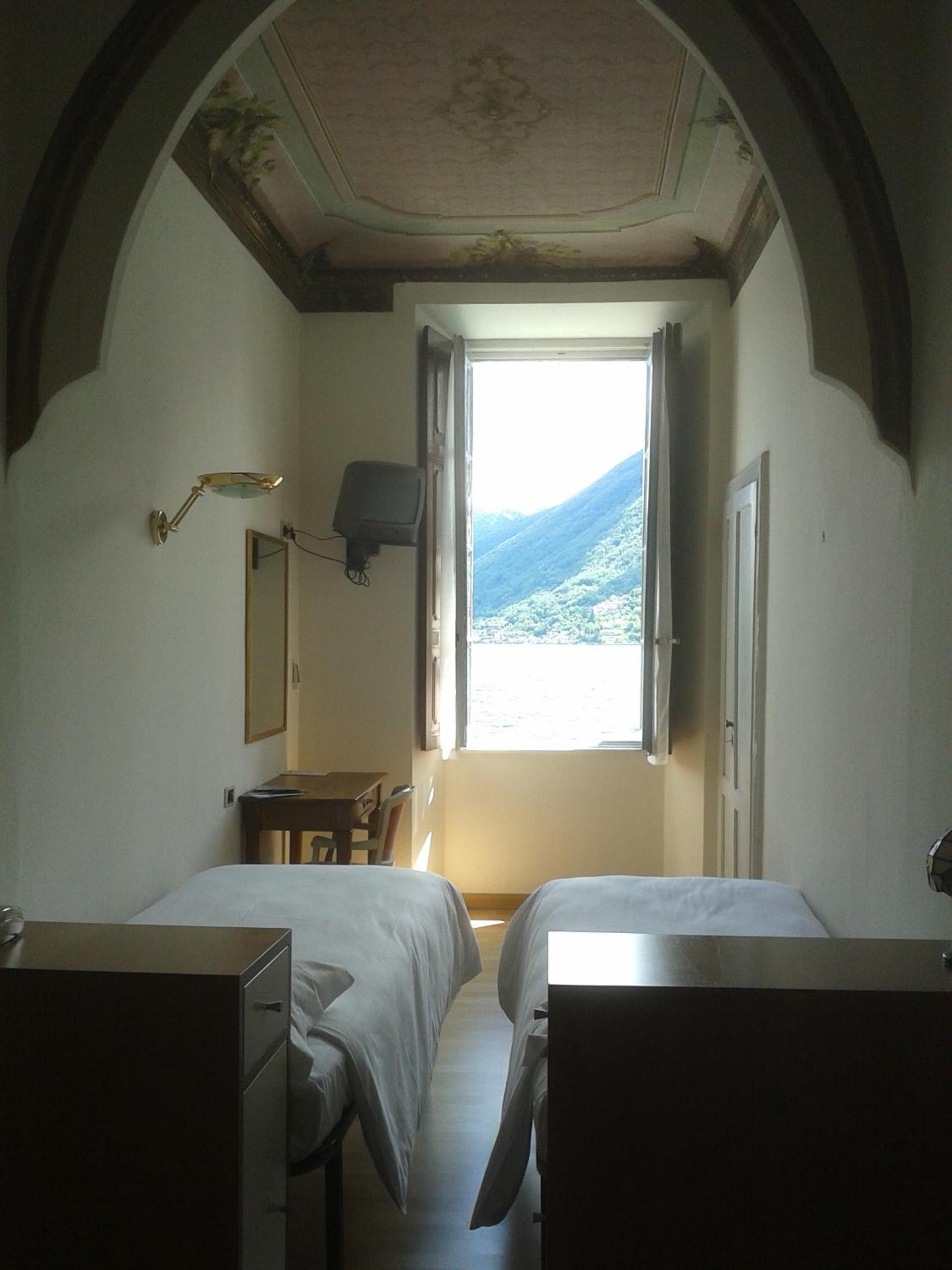 Single Room wih Lake View photo 2
