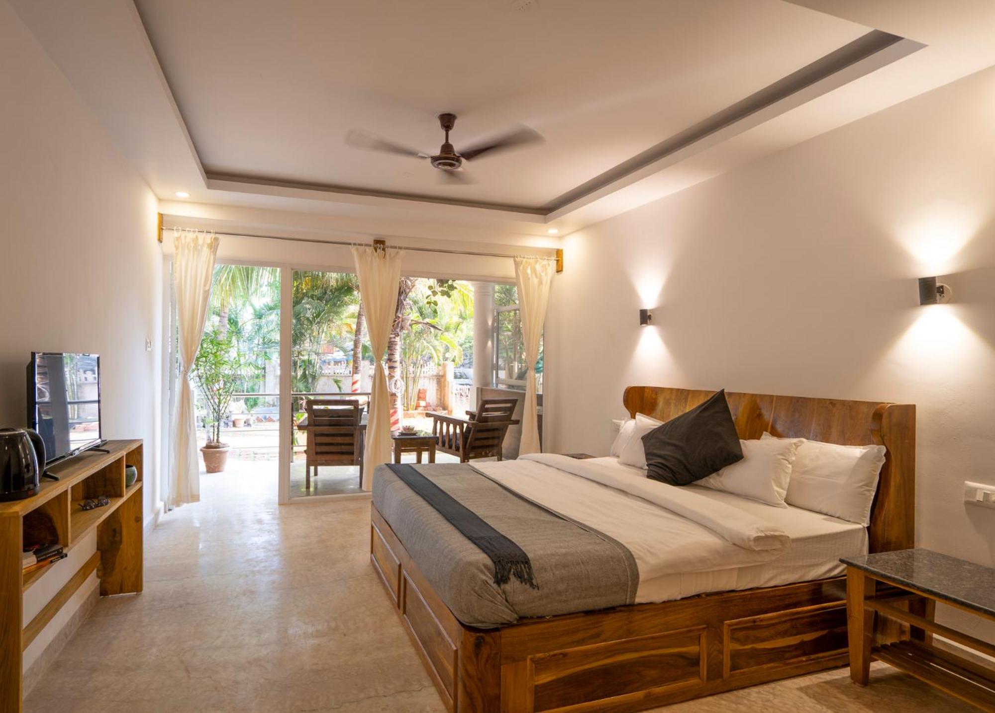 Deluxe King Room