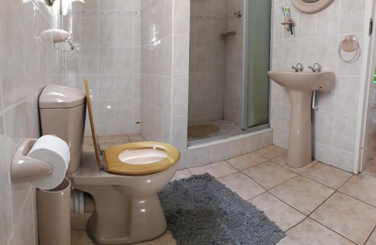 Deluxe Double Room (2 Adults + 1 Child) photo 2
