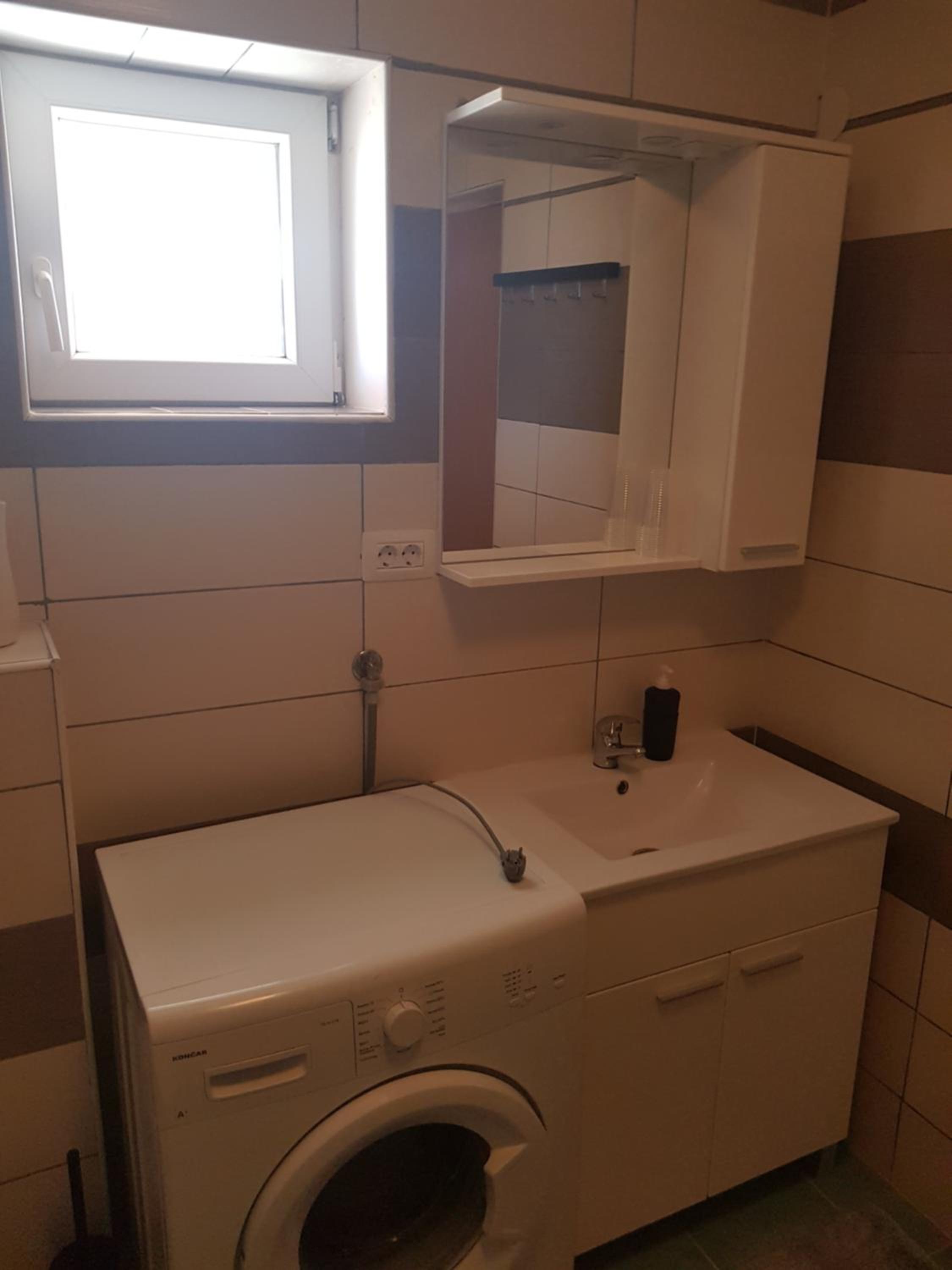 One-Bedroom Apartment - Photo 10