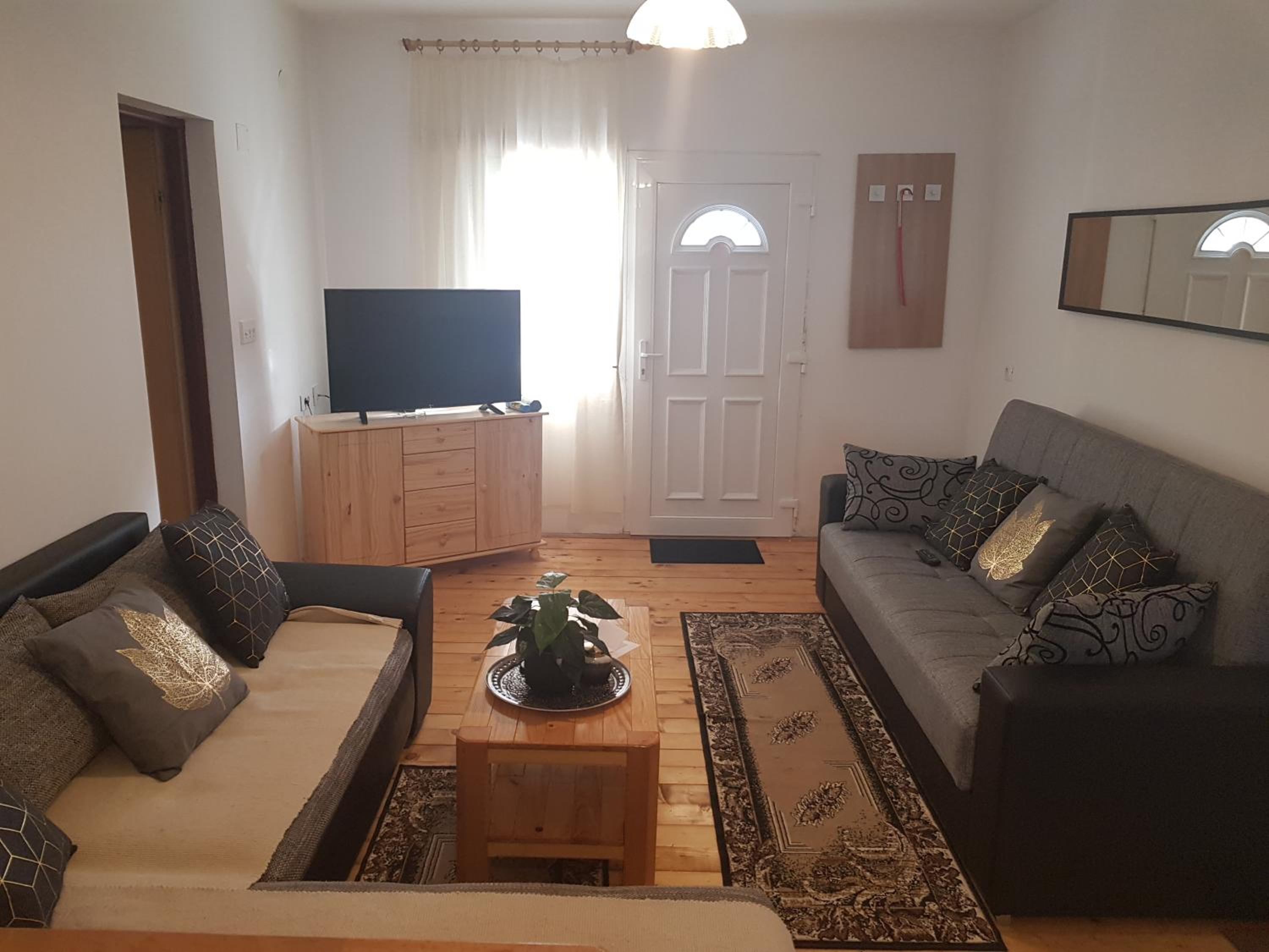One-Bedroom Apartment - Photo 22