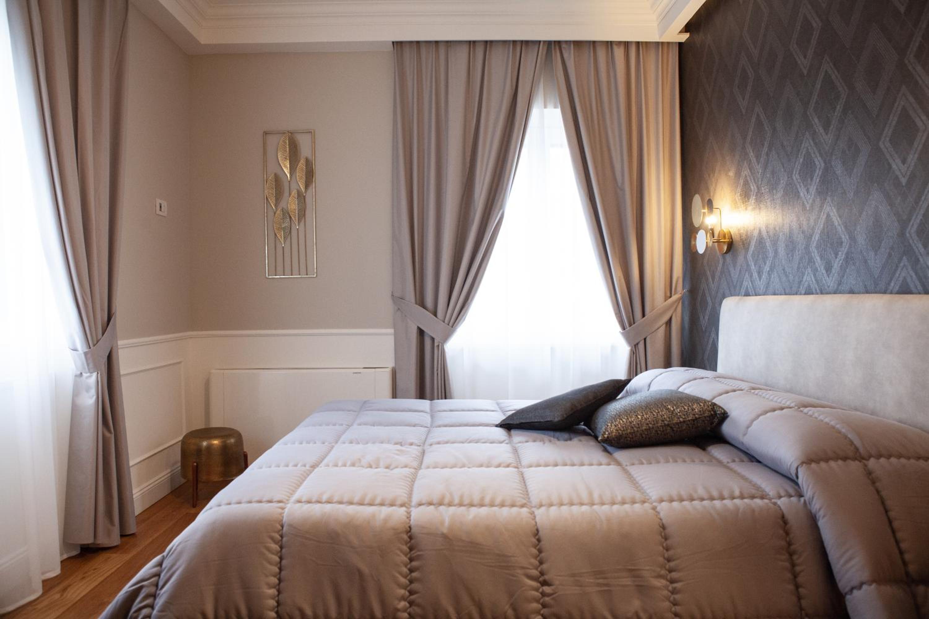 Double Room with Private Bathroom photo 3